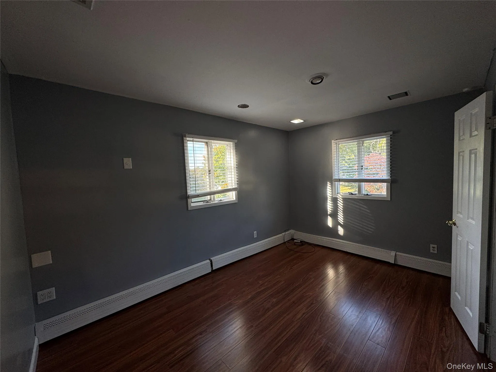 11 Oak Place, Brookhaven, NY, 4 Bedrooms Bedrooms, 6 Rooms Rooms,2 BathroomsBathrooms,Residential Lease,For Rent,Oak,0,997447 11 Oak Place, Brookhaven, NY, 4 Bedrooms Bedrooms, 6 Rooms Rooms,2 BathroomsBathrooms,Residential Lease,For Rent,Oak,0,997447