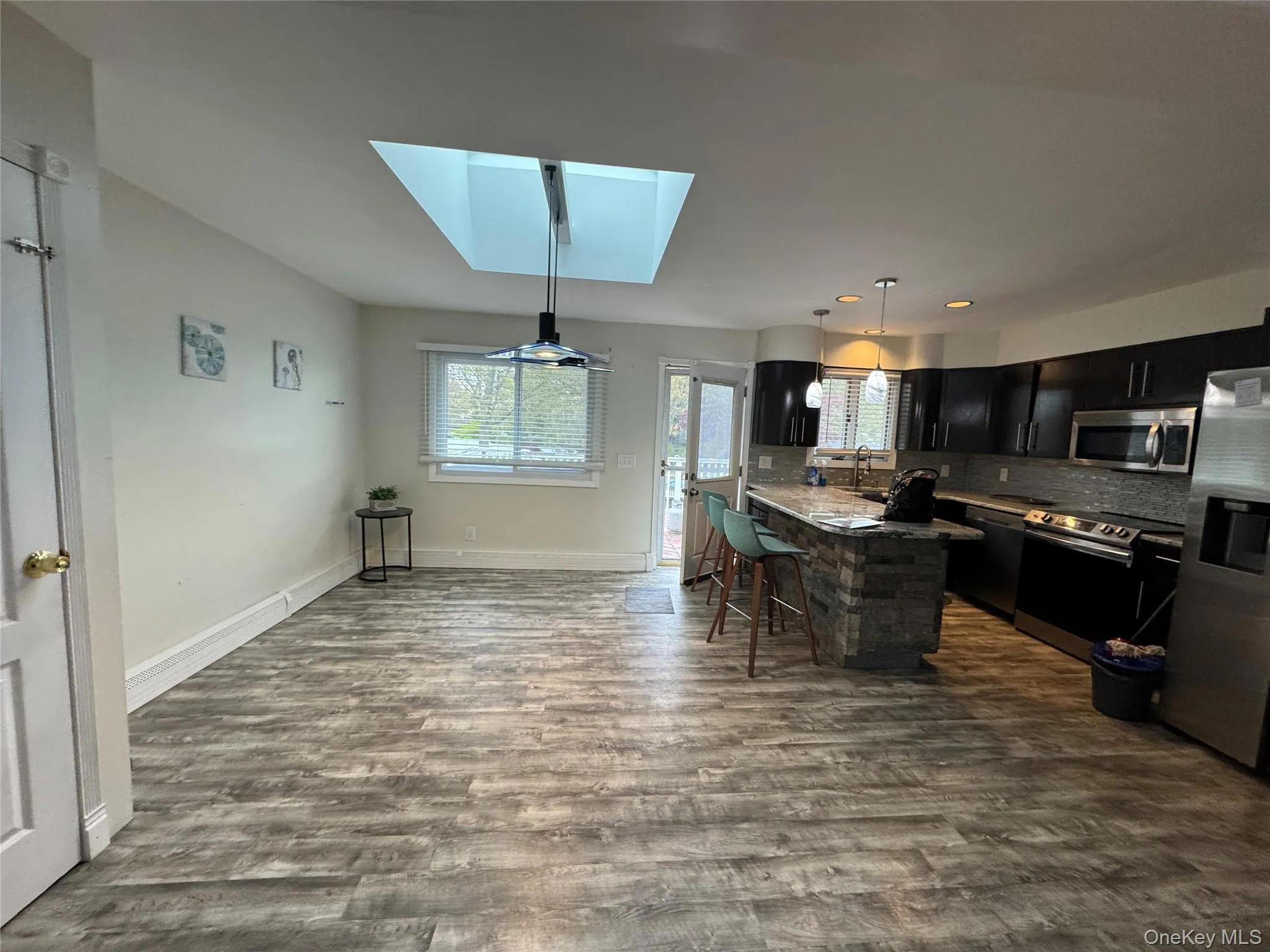 11 Oak Place, Brookhaven, NY, 4 Bedrooms Bedrooms, 6 Rooms Rooms,2 BathroomsBathrooms,Residential Lease,For Rent,Oak,0,997447 11 Oak Place, Brookhaven, NY, 4 Bedrooms Bedrooms, 6 Rooms Rooms,2 BathroomsBathrooms,Residential Lease,For Rent,Oak,0,997447