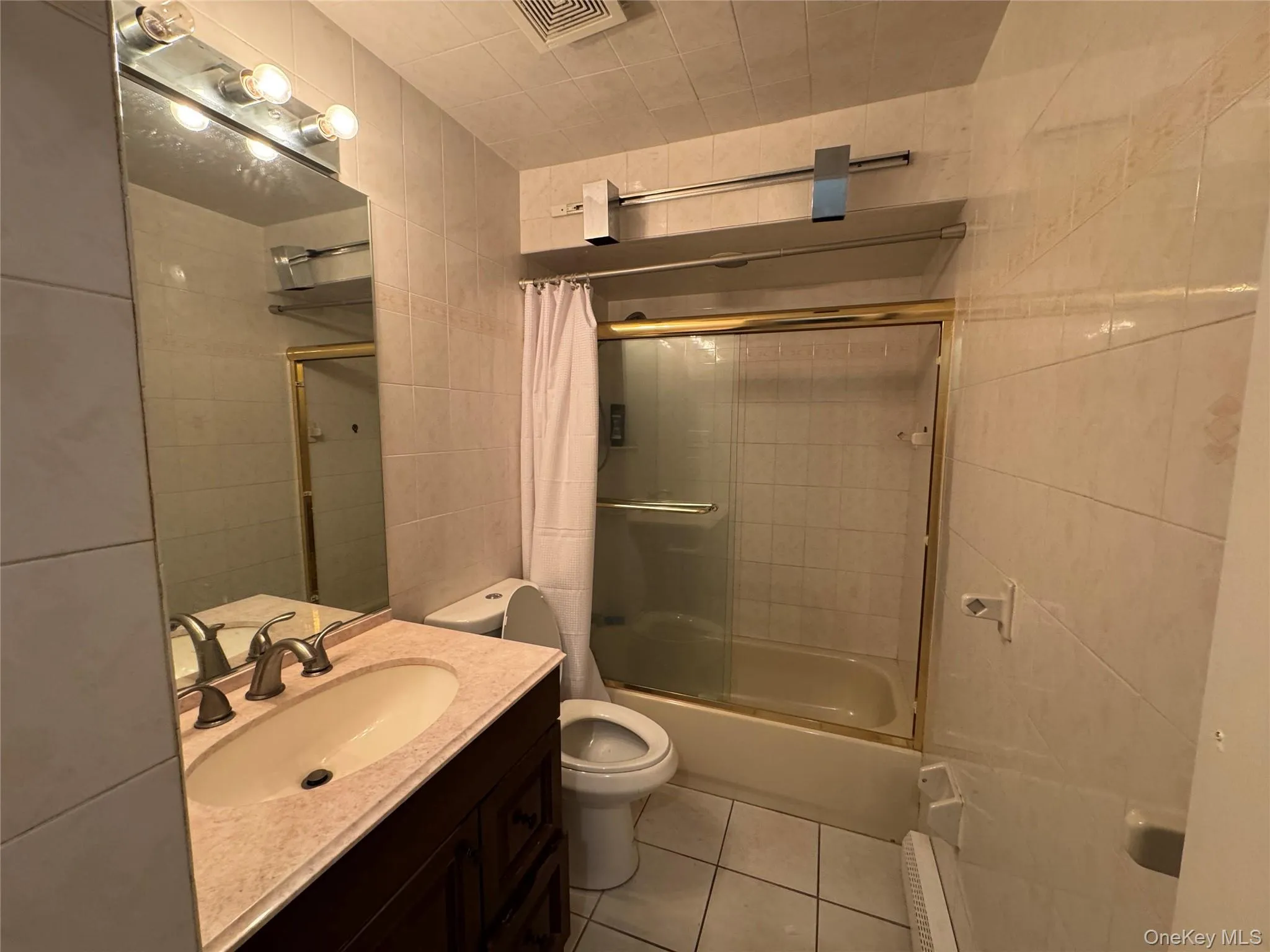 11 Oak Place, Brookhaven, NY, 4 Bedrooms Bedrooms, 6 Rooms Rooms,2 BathroomsBathrooms,Residential Lease,For Rent,Oak,0,997447 11 Oak Place, Brookhaven, NY, 4 Bedrooms Bedrooms, 6 Rooms Rooms,2 BathroomsBathrooms,Residential Lease,For Rent,Oak,0,997447