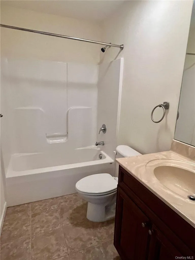 full bathroom full bathroom
