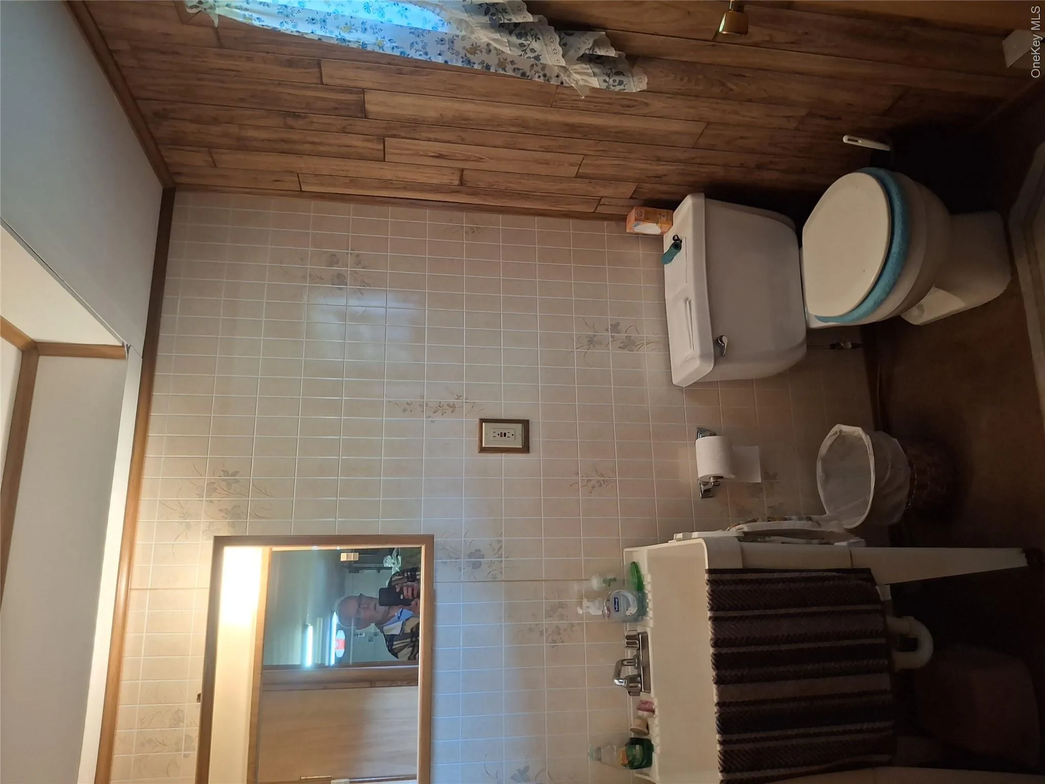 1/2 bath 1/2 bath