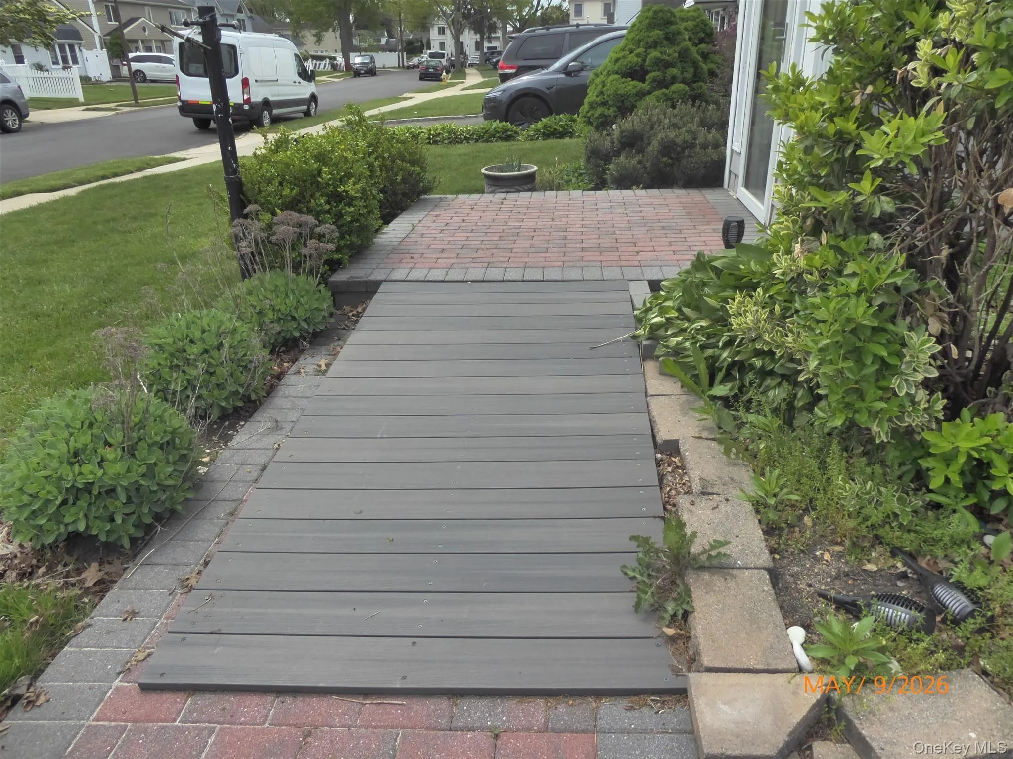 Front Ramp to entrance Front Ramp to entrance
