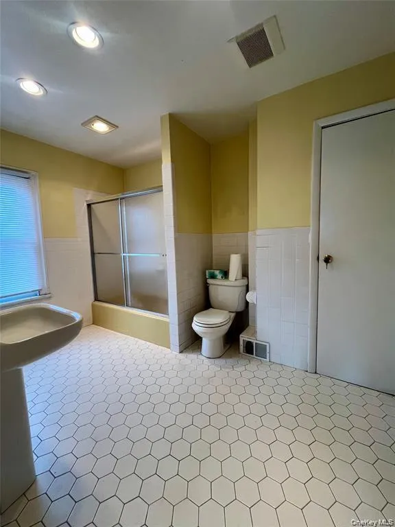 47 Wickham Avenue, Middletown, NY, 3 Bedrooms Bedrooms, 7 Rooms Rooms,1 BathroomBathrooms,Residential Sale,For Rent,Wickham,0,997491 47 Wickham Avenue, Middletown, NY, 3 Bedrooms Bedrooms, 7 Rooms Rooms,1 BathroomBathrooms,Residential Sale,For Rent,Wickham,0,997491