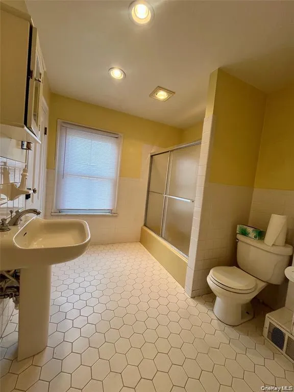 47 Wickham Avenue, Middletown, NY, 3 Bedrooms Bedrooms, 7 Rooms Rooms,1 BathroomBathrooms,Residential Sale,For Rent,Wickham,0,997491 47 Wickham Avenue, Middletown, NY, 3 Bedrooms Bedrooms, 7 Rooms Rooms,1 BathroomBathrooms,Residential Sale,For Rent,Wickham,0,997491