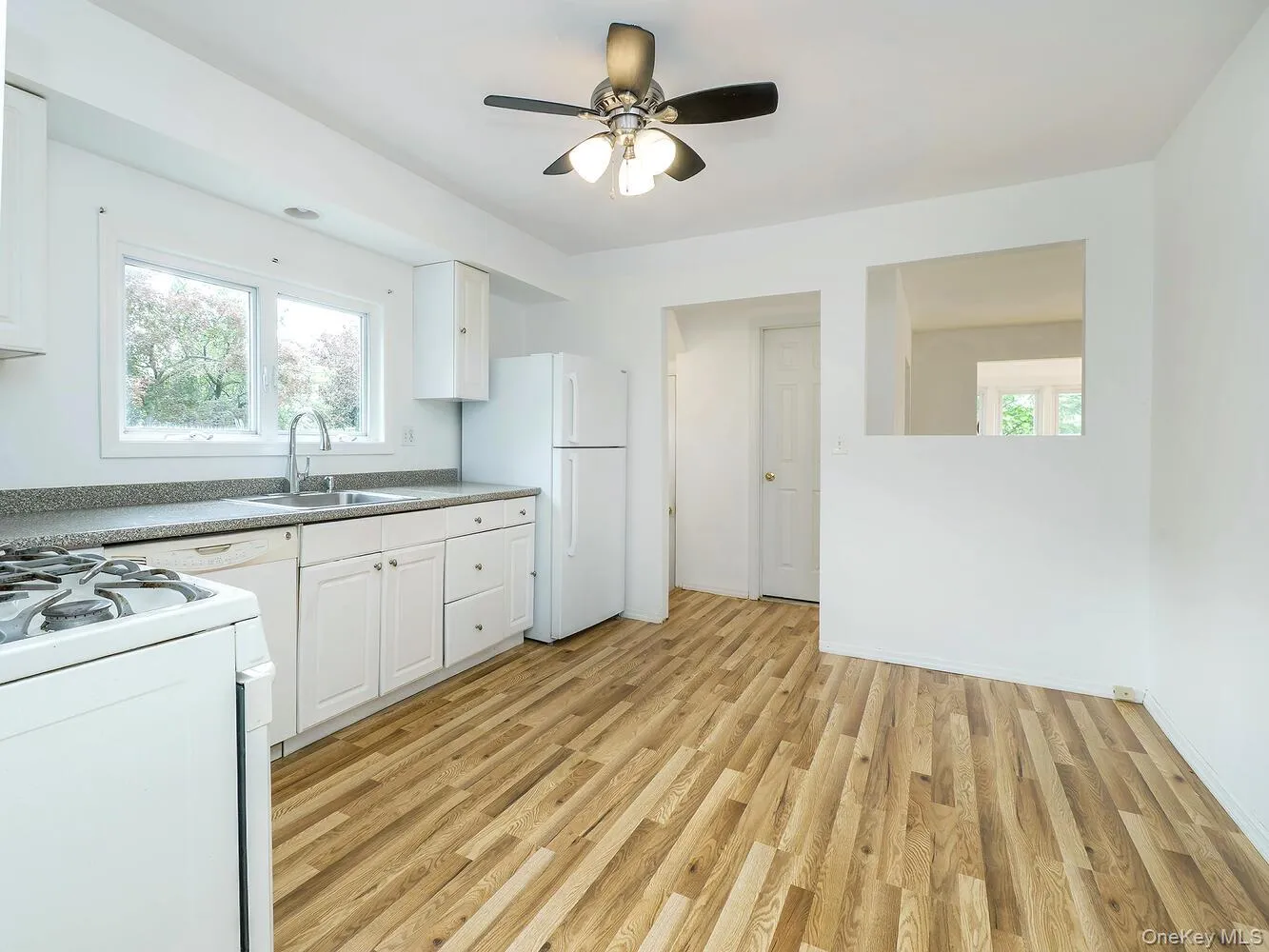 3 Smull Place, North Hempstead, NY, 3 Bedrooms Bedrooms, 6 Rooms Rooms,1 BathroomBathrooms,Residential Lease,For Rent,Smull,0,997495 3 Smull Place, North Hempstead, NY, 3 Bedrooms Bedrooms, 6 Rooms Rooms,1 BathroomBathrooms,Residential Lease,For Rent,Smull,0,997495