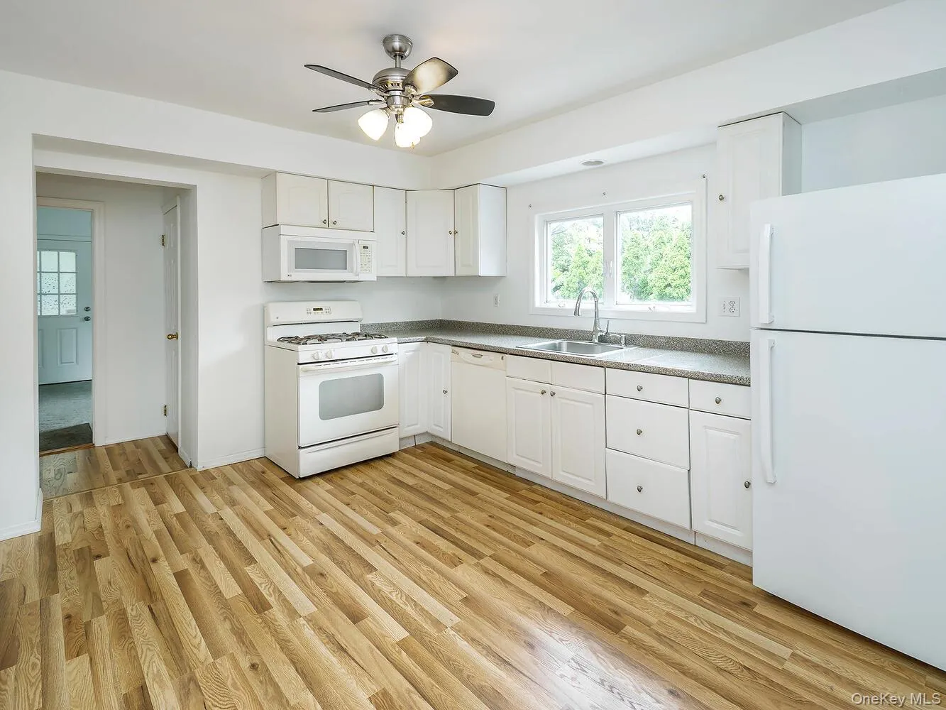 3 Smull Place, North Hempstead, NY, 3 Bedrooms Bedrooms, 6 Rooms Rooms,1 BathroomBathrooms,Residential Lease,For Rent,Smull,0,997495 3 Smull Place, North Hempstead, NY, 3 Bedrooms Bedrooms, 6 Rooms Rooms,1 BathroomBathrooms,Residential Lease,For Rent,Smull,0,997495