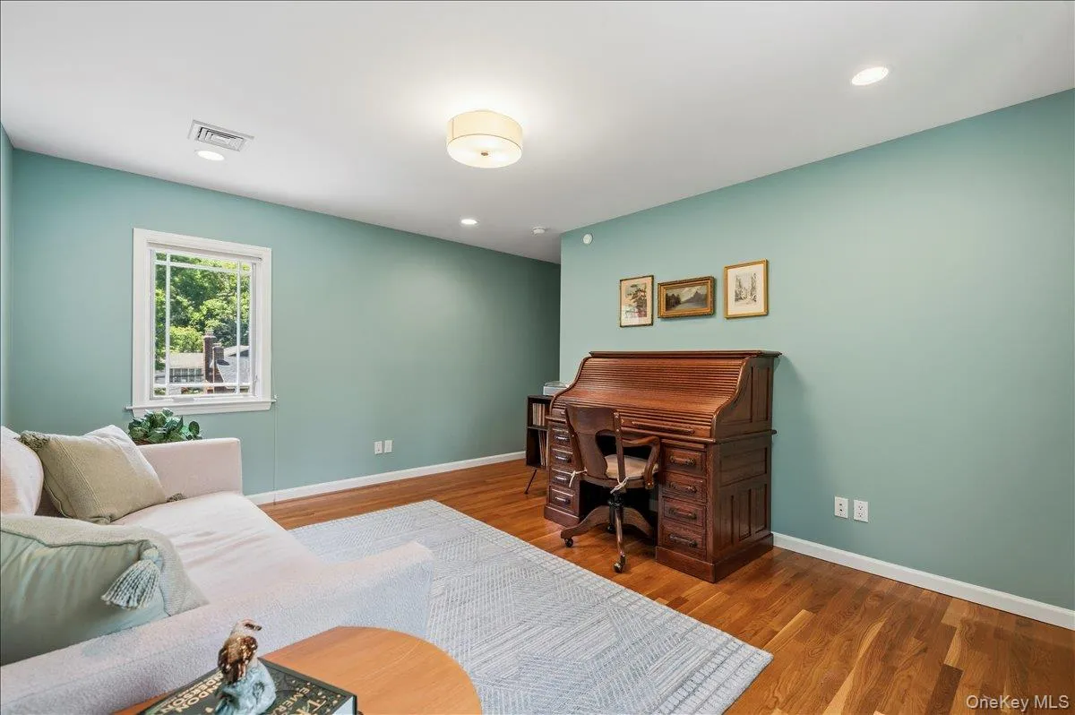 8 Lewis Lane, North Hempstead, NY, 5 Bedrooms Bedrooms, 9 Rooms Rooms,4 BathroomsBathrooms,Residential,For Rent,Lewis,0,997502 8 Lewis Lane, North Hempstead, NY, 5 Bedrooms Bedrooms, 9 Rooms Rooms,4 BathroomsBathrooms,Residential,For Rent,Lewis,0,997502