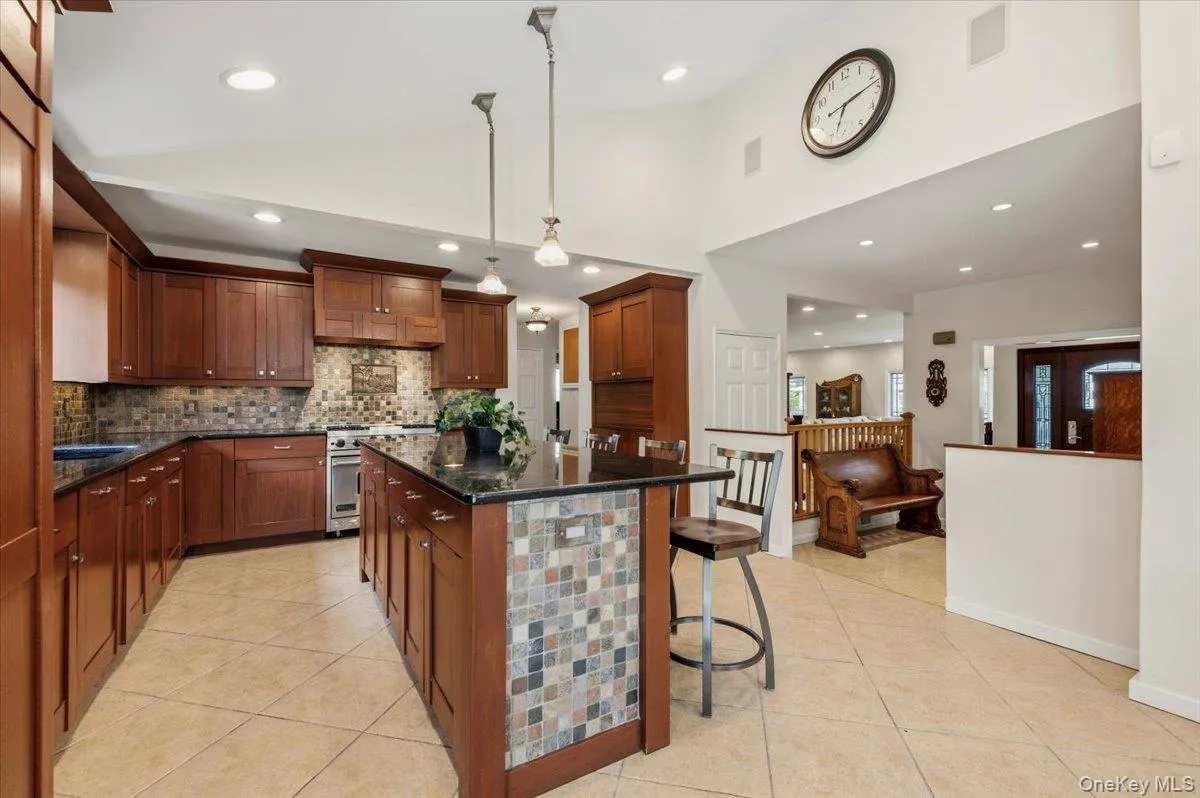 8 Lewis Lane, North Hempstead, NY, 5 Bedrooms Bedrooms, 9 Rooms Rooms,4 BathroomsBathrooms,Residential,For Rent,Lewis,0,997502 8 Lewis Lane, North Hempstead, NY, 5 Bedrooms Bedrooms, 9 Rooms Rooms,4 BathroomsBathrooms,Residential,For Rent,Lewis,0,997502