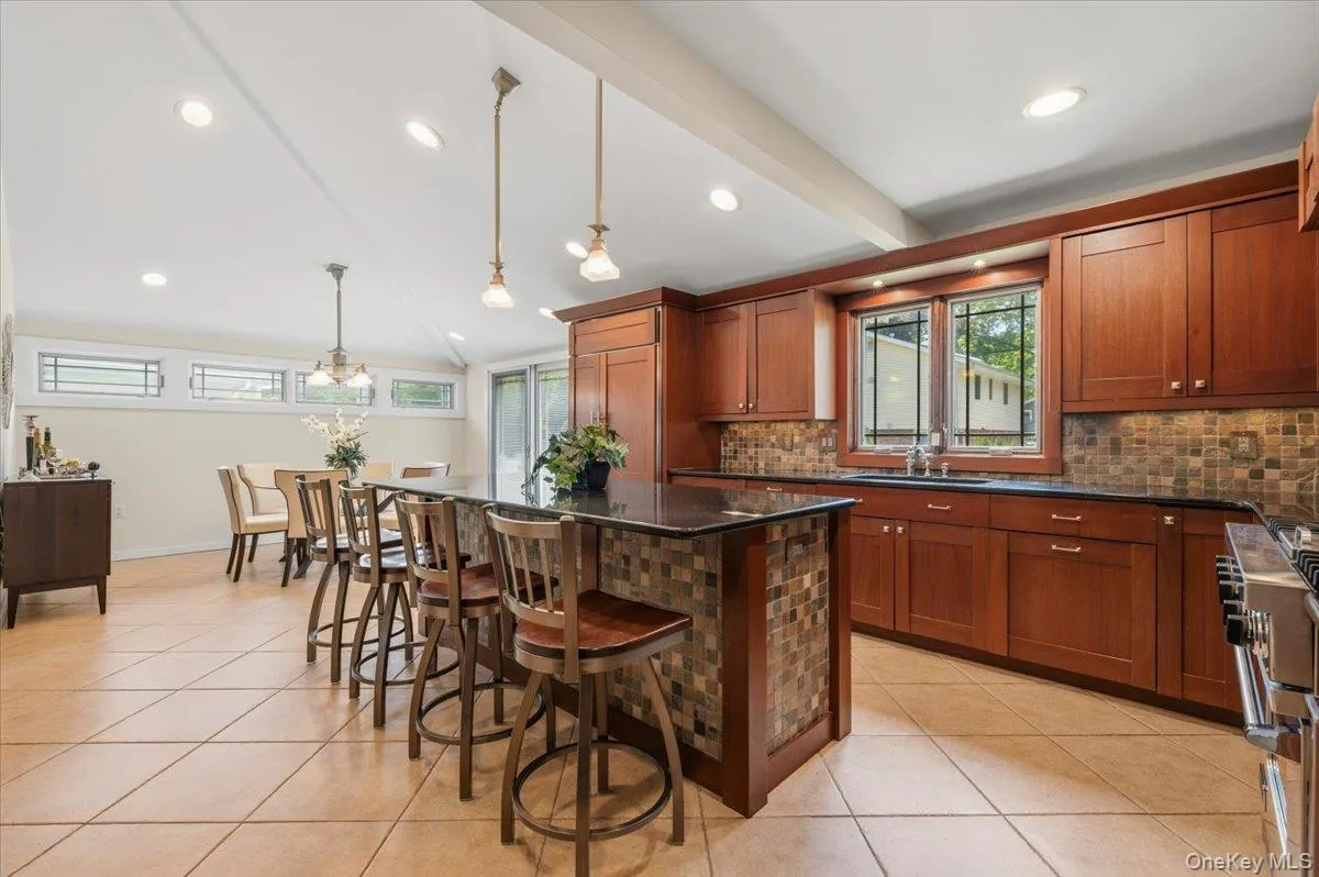 8 Lewis Lane, North Hempstead, NY, 5 Bedrooms Bedrooms, 9 Rooms Rooms,4 BathroomsBathrooms,Residential,For Rent,Lewis,0,997502 8 Lewis Lane, North Hempstead, NY, 5 Bedrooms Bedrooms, 9 Rooms Rooms,4 BathroomsBathrooms,Residential,For Rent,Lewis,0,997502