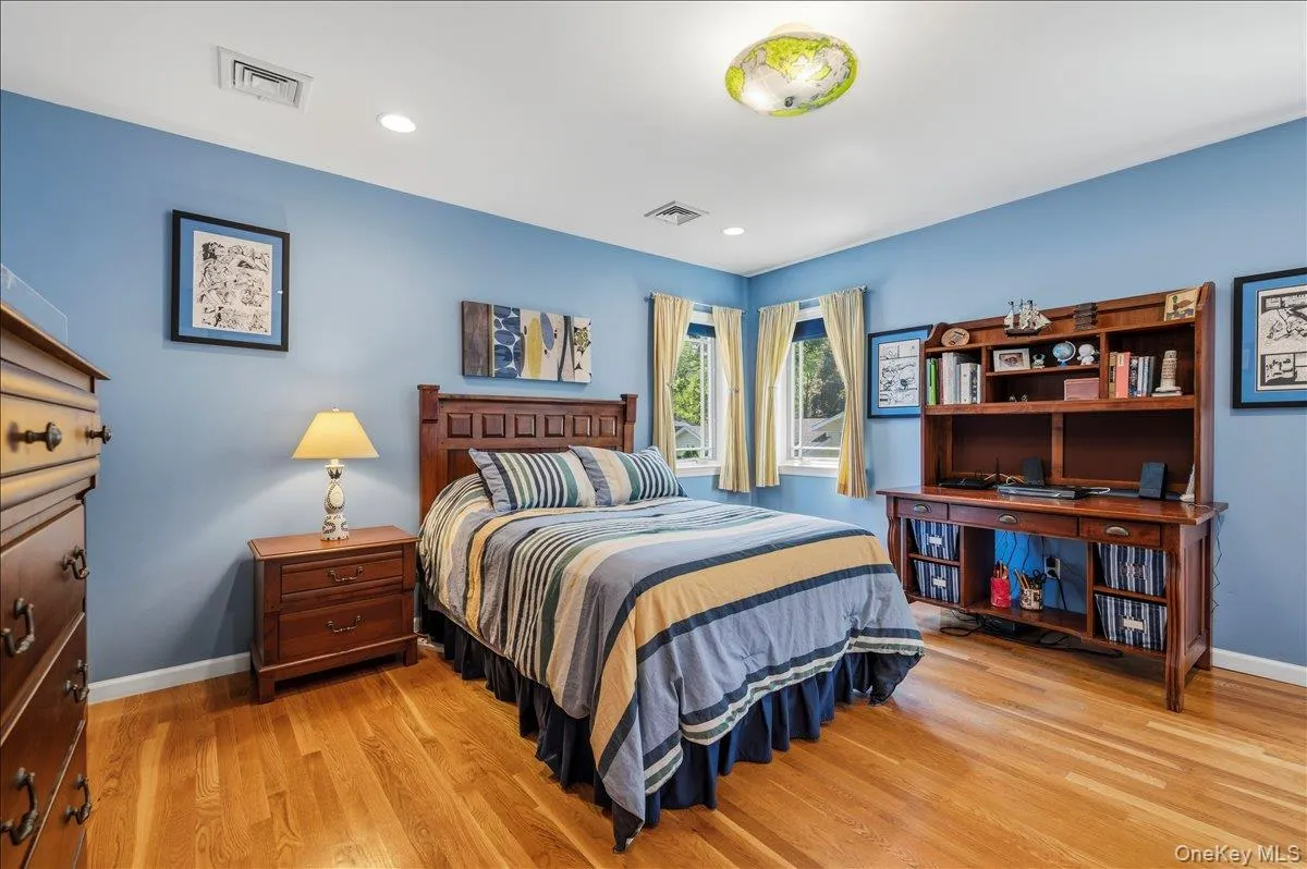 8 Lewis Lane, North Hempstead, NY, 5 Bedrooms Bedrooms, 9 Rooms Rooms,4 BathroomsBathrooms,Residential,For Rent,Lewis,0,997502 8 Lewis Lane, North Hempstead, NY, 5 Bedrooms Bedrooms, 9 Rooms Rooms,4 BathroomsBathrooms,Residential,For Rent,Lewis,0,997502