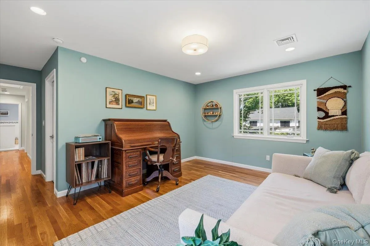 8 Lewis Lane, North Hempstead, NY, 5 Bedrooms Bedrooms, 9 Rooms Rooms,4 BathroomsBathrooms,Residential,For Rent,Lewis,0,997502 8 Lewis Lane, North Hempstead, NY, 5 Bedrooms Bedrooms, 9 Rooms Rooms,4 BathroomsBathrooms,Residential,For Rent,Lewis,0,997502