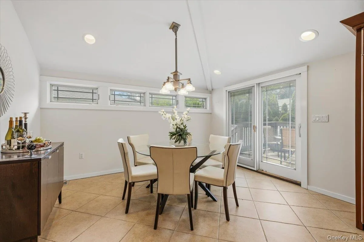 8 Lewis Lane, North Hempstead, NY, 5 Bedrooms Bedrooms, 9 Rooms Rooms,4 BathroomsBathrooms,Residential,For Rent,Lewis,0,997502 8 Lewis Lane, North Hempstead, NY, 5 Bedrooms Bedrooms, 9 Rooms Rooms,4 BathroomsBathrooms,Residential,For Rent,Lewis,0,997502