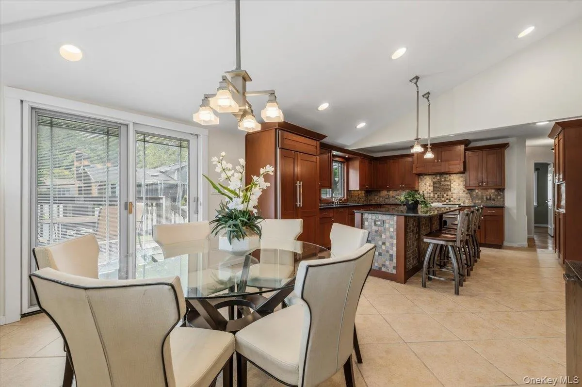8 Lewis Lane, North Hempstead, NY, 5 Bedrooms Bedrooms, 9 Rooms Rooms,4 BathroomsBathrooms,Residential,For Rent,Lewis,0,997502 8 Lewis Lane, North Hempstead, NY, 5 Bedrooms Bedrooms, 9 Rooms Rooms,4 BathroomsBathrooms,Residential,For Rent,Lewis,0,997502