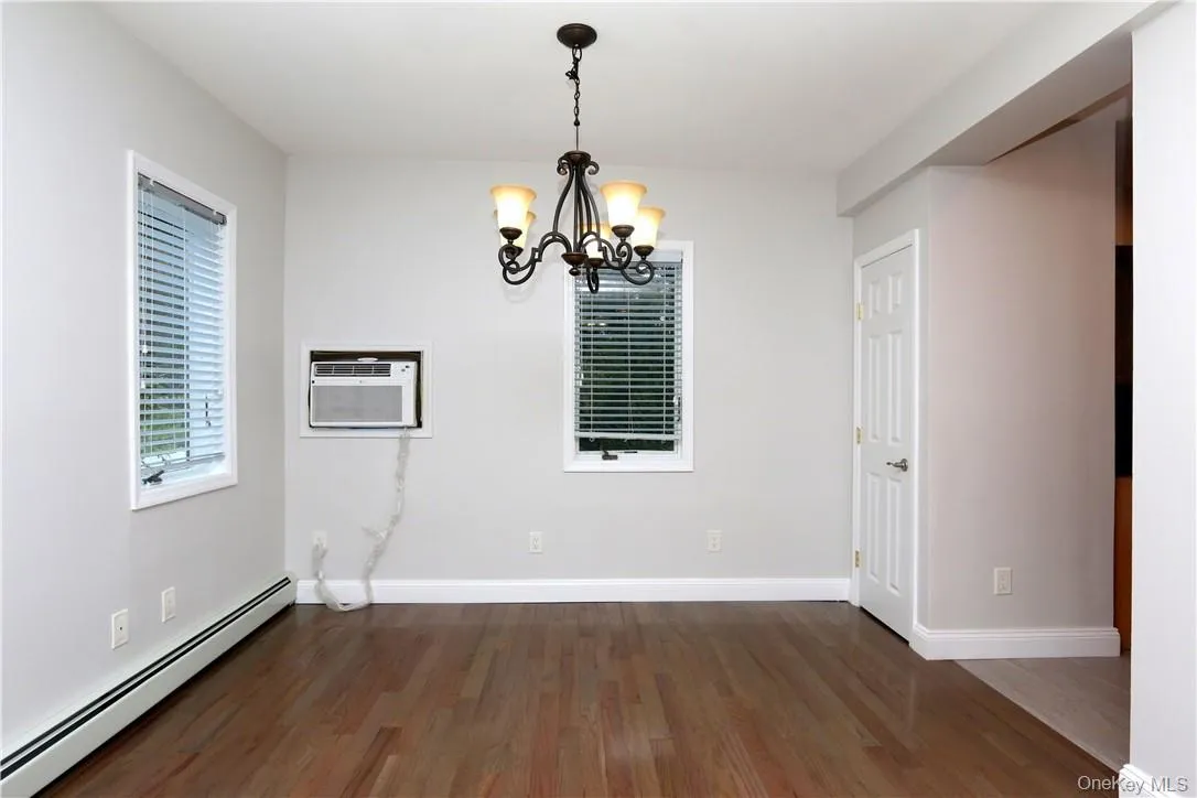 Dining area is open to the kitchen. Dining area is open to the kitchen.