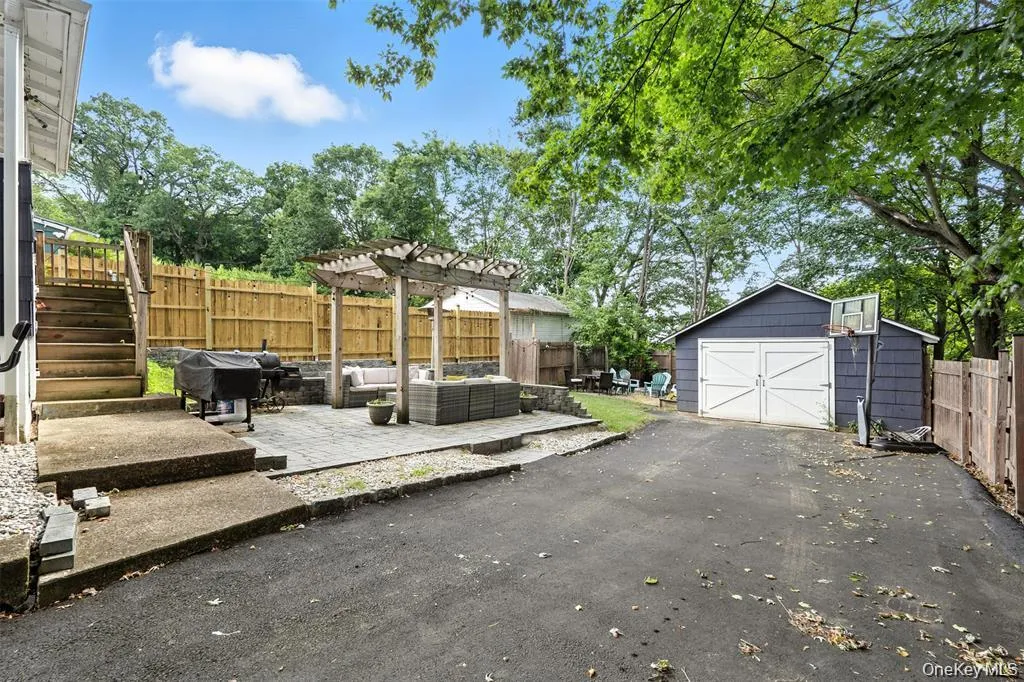 8 Broadway, Clarkstown, NY, 3 Bedrooms Bedrooms, 6 Rooms Rooms,2 BathroomsBathrooms,Residential Lease,For Rent,Broadway,0,KEY997509 8 Broadway, Clarkstown, NY, 3 Bedrooms Bedrooms, 6 Rooms Rooms,2 BathroomsBathrooms,Residential Lease,For Rent,Broadway,0,KEY997509