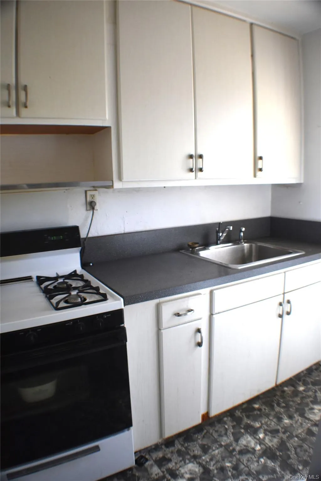 228-14 Stronghurst Avenue, New York, NY, 3 Bedrooms Bedrooms, 6 Rooms Rooms,1 BathroomBathrooms,Residential,For Rent,Stronghurst Avenue,0,997513 228-14 Stronghurst Avenue, New York, NY, 3 Bedrooms Bedrooms, 6 Rooms Rooms,1 BathroomBathrooms,Residential,For Rent,Stronghurst Avenue,0,997513