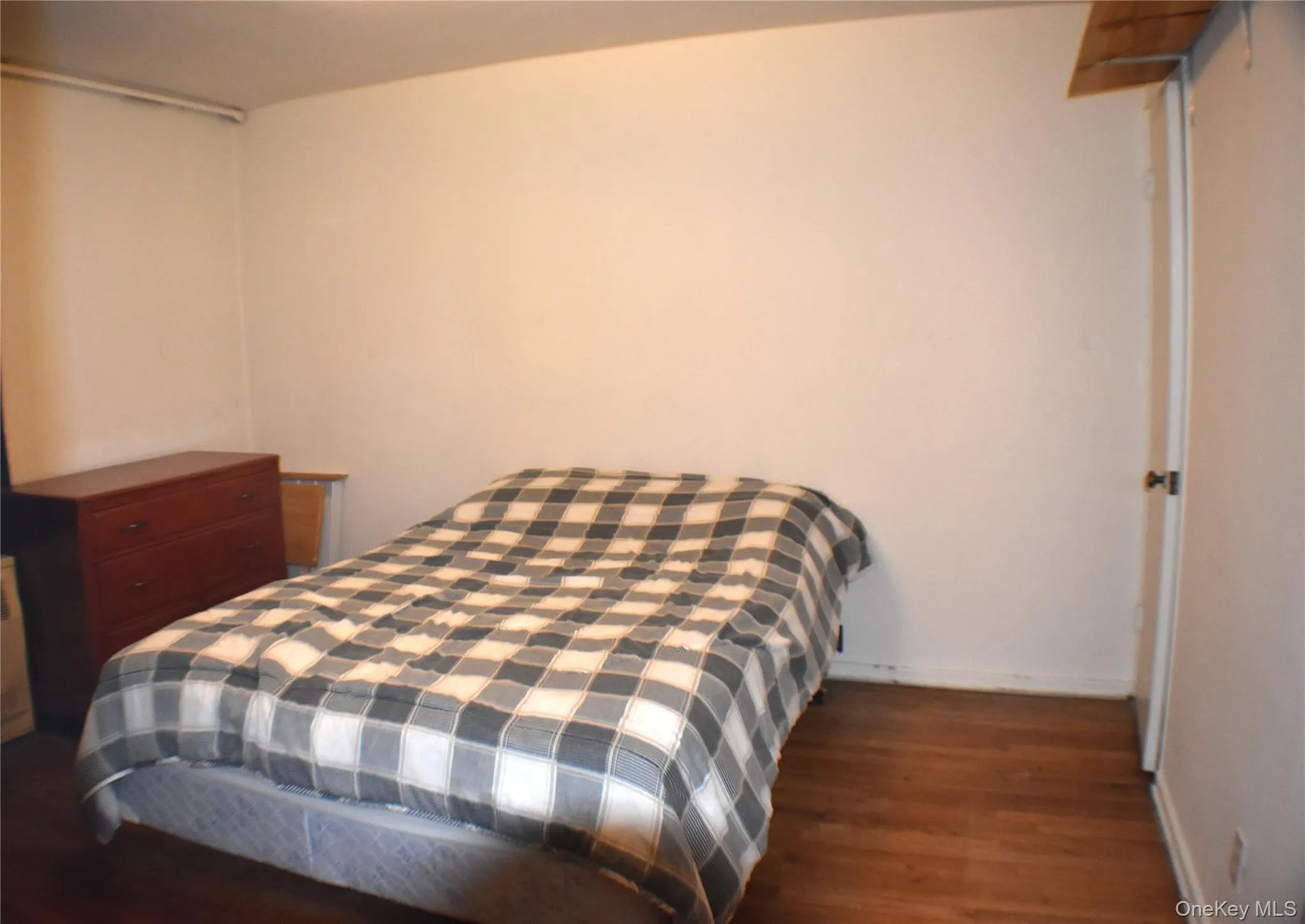 228-14 Stronghurst Avenue, New York, NY, 3 Bedrooms Bedrooms, 6 Rooms Rooms,1 BathroomBathrooms,Residential,For Rent,Stronghurst Avenue,0,997513 228-14 Stronghurst Avenue, New York, NY, 3 Bedrooms Bedrooms, 6 Rooms Rooms,1 BathroomBathrooms,Residential,For Rent,Stronghurst Avenue,0,997513