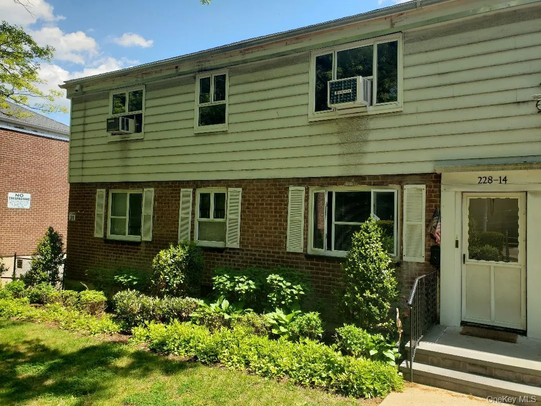 228-14 Stronghurst Avenue, New York, NY, 3 Bedrooms Bedrooms, 6 Rooms Rooms,1 BathroomBathrooms,Residential,For Rent,Stronghurst Avenue,0,997513 228-14 Stronghurst Avenue, New York, NY, 3 Bedrooms Bedrooms, 6 Rooms Rooms,1 BathroomBathrooms,Residential,For Rent,Stronghurst Avenue,0,997513