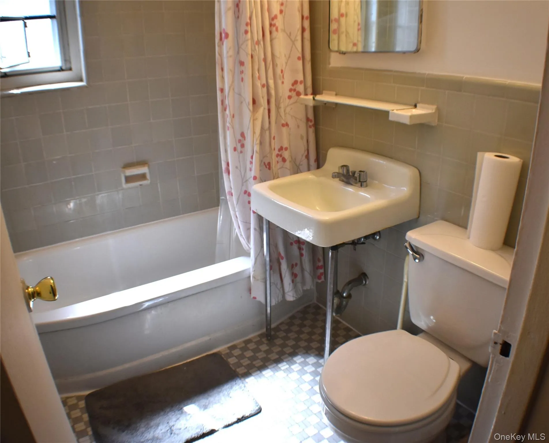 228-14 Stronghurst Avenue, New York, NY, 3 Bedrooms Bedrooms, 6 Rooms Rooms,1 BathroomBathrooms,Residential,For Rent,Stronghurst Avenue,0,997513 228-14 Stronghurst Avenue, New York, NY, 3 Bedrooms Bedrooms, 6 Rooms Rooms,1 BathroomBathrooms,Residential,For Rent,Stronghurst Avenue,0,997513