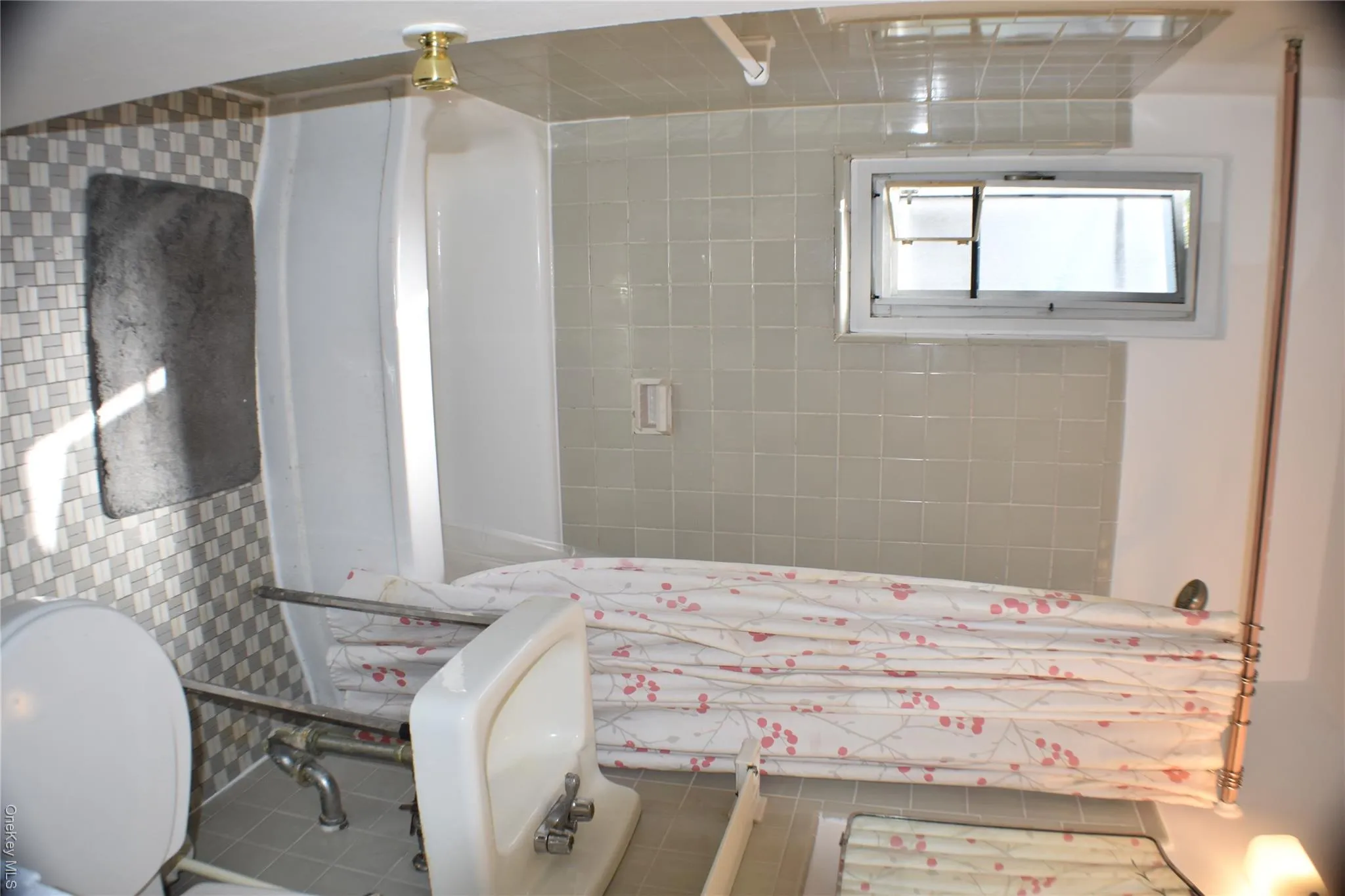 228-14 Stronghurst Avenue, New York, NY, 3 Bedrooms Bedrooms, 6 Rooms Rooms,1 BathroomBathrooms,Residential,For Rent,Stronghurst Avenue,0,997513 228-14 Stronghurst Avenue, New York, NY, 3 Bedrooms Bedrooms, 6 Rooms Rooms,1 BathroomBathrooms,Residential,For Rent,Stronghurst Avenue,0,997513