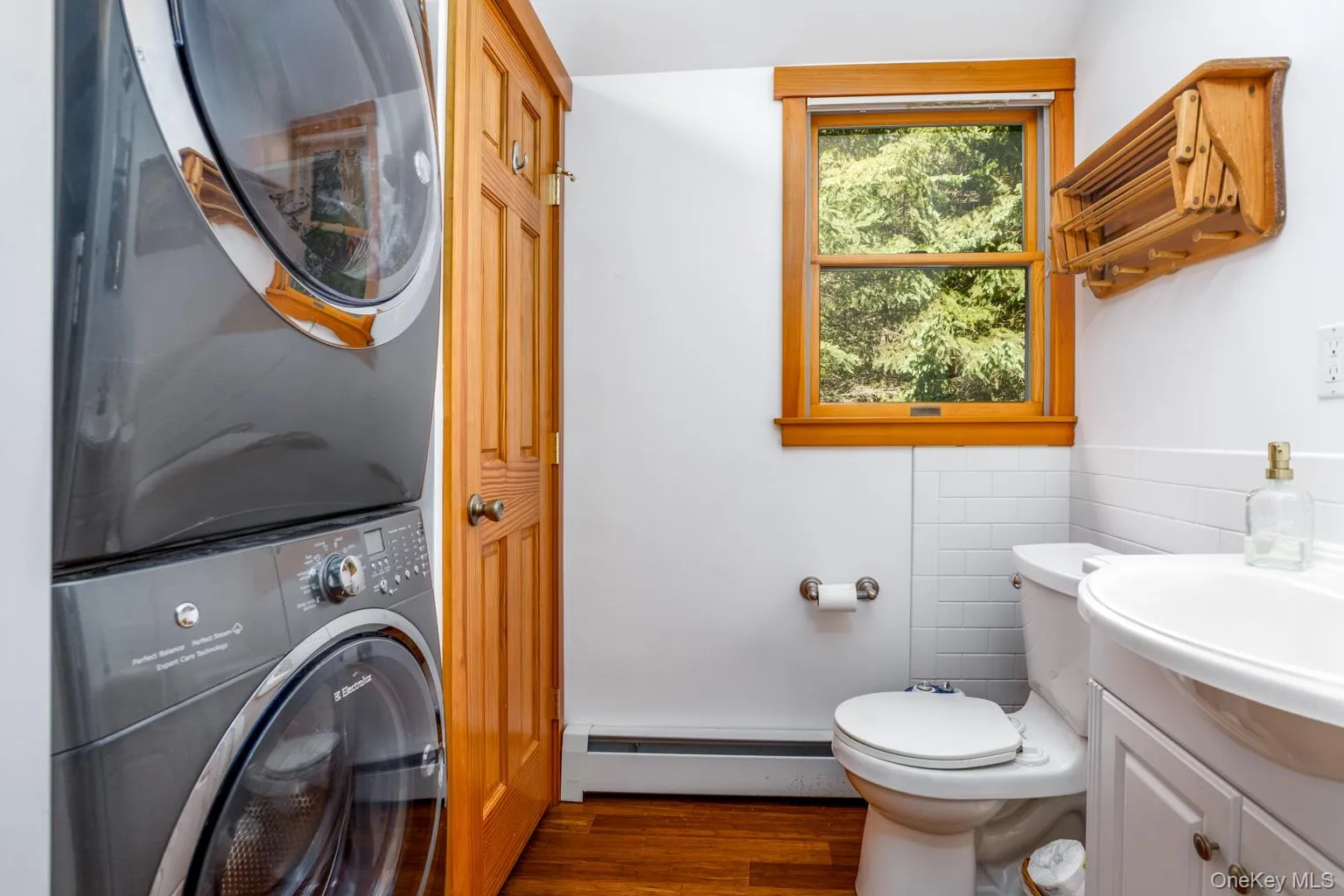 208 Tinker Street, Woodstock, NY, 2 Bedrooms Bedrooms, 6 Rooms Rooms,1 BathroomBathrooms,Residential Sale,For Rent,Tinker,0,997531 208 Tinker Street, Woodstock, NY, 2 Bedrooms Bedrooms, 6 Rooms Rooms,1 BathroomBathrooms,Residential Sale,For Rent,Tinker,0,997531
