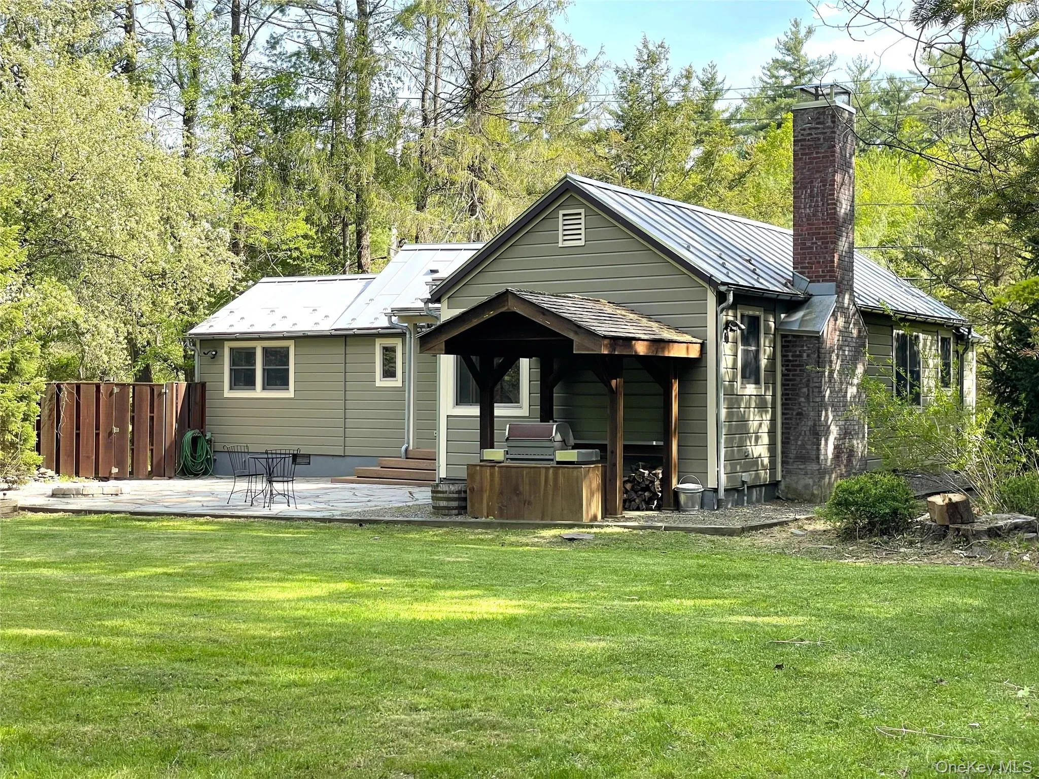 208 Tinker Street, Woodstock, NY, 2 Bedrooms Bedrooms, 6 Rooms Rooms,1 BathroomBathrooms,Residential Sale,For Rent,Tinker,0,997531 208 Tinker Street, Woodstock, NY, 2 Bedrooms Bedrooms, 6 Rooms Rooms,1 BathroomBathrooms,Residential Sale,For Rent,Tinker,0,997531