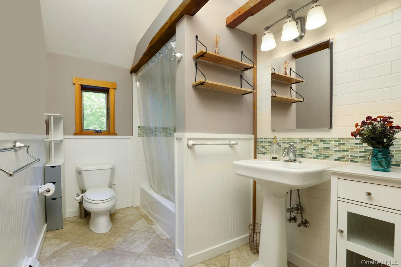 208 Tinker Street, Woodstock, NY, 2 Bedrooms Bedrooms, 6 Rooms Rooms,1 BathroomBathrooms,Residential Sale,For Rent,Tinker,0,997531 208 Tinker Street, Woodstock, NY, 2 Bedrooms Bedrooms, 6 Rooms Rooms,1 BathroomBathrooms,Residential Sale,For Rent,Tinker,0,997531
