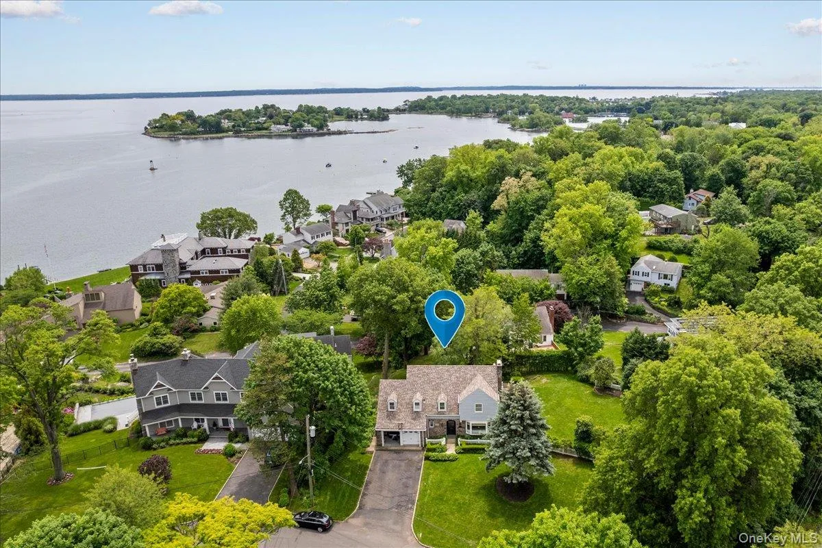 Steps from private community access to Long Island Sound. Steps from private community access to Long Island Sound.
