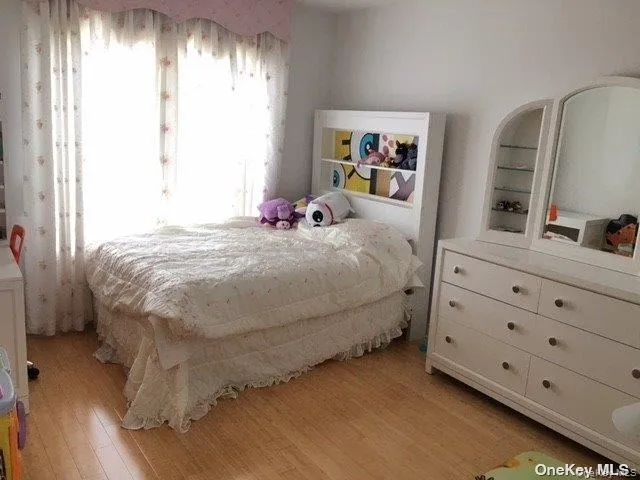 3-09 Soundview Lane, New York, NY, 2 Bedrooms Bedrooms, 5 Rooms Rooms,2 BathroomsBathrooms,Residential Lease,For Rent,Soundview,0,997553 3-09 Soundview Lane, New York, NY, 2 Bedrooms Bedrooms, 5 Rooms Rooms,2 BathroomsBathrooms,Residential Lease,For Rent,Soundview,0,997553