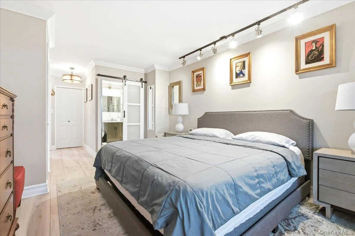 70-25 Yellowstone Boulevard, New York, NY, 3 Bedrooms Bedrooms, 5 Rooms Rooms,2 BathroomsBathrooms,Residential,For Rent,Yellowstone,0,997563 70-25 Yellowstone Boulevard, New York, NY, 3 Bedrooms Bedrooms, 5 Rooms Rooms,2 BathroomsBathrooms,Residential,For Rent,Yellowstone,0,997563