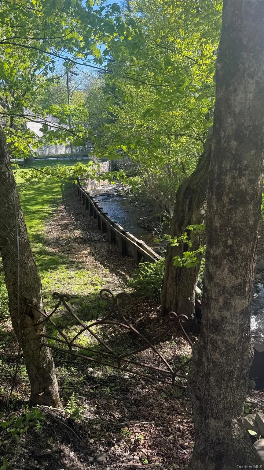 creek creek