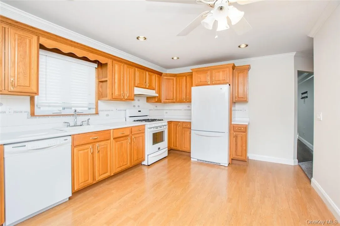 884 Saw Mill River Road, Yonkers, NY, 3 Bedrooms Bedrooms, 6 Rooms Rooms,1 BathroomBathrooms,Residential Lease,For Rent,Saw Mill River,0,997591 884 Saw Mill River Road, Yonkers, NY, 3 Bedrooms Bedrooms, 6 Rooms Rooms,1 BathroomBathrooms,Residential Lease,For Rent,Saw Mill River,0,997591