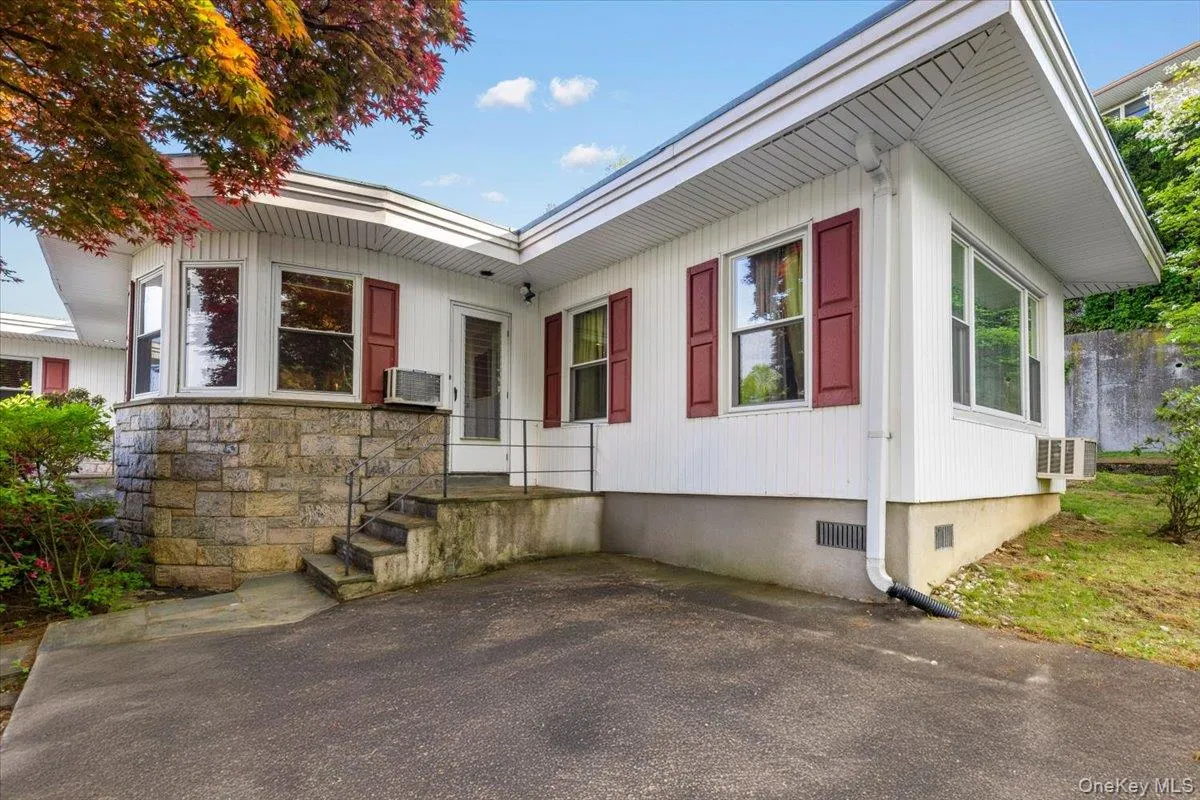 11 Malvern Road, Yonkers, NY, 3 Bedrooms Bedrooms, 6 Rooms Rooms,2 BathroomsBathrooms,Residential,For Rent,Malvern,0,KEY997594 11 Malvern Road, Yonkers, NY, 3 Bedrooms Bedrooms, 6 Rooms Rooms,2 BathroomsBathrooms,Residential,For Rent,Malvern,0,KEY997594