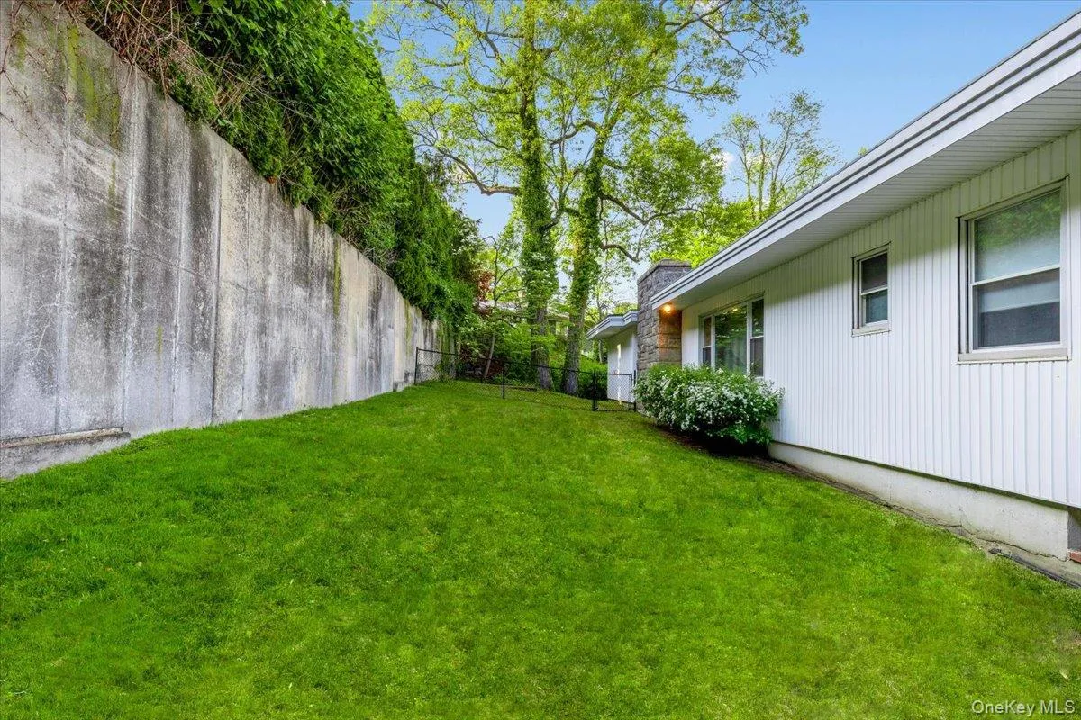11 Malvern Road, Yonkers, NY, 3 Bedrooms Bedrooms, 6 Rooms Rooms,2 BathroomsBathrooms,Residential,For Rent,Malvern,0,KEY997594 11 Malvern Road, Yonkers, NY, 3 Bedrooms Bedrooms, 6 Rooms Rooms,2 BathroomsBathrooms,Residential,For Rent,Malvern,0,KEY997594