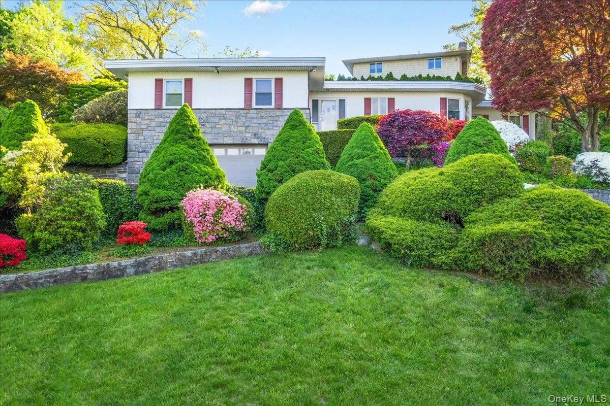 11 Malvern Road, Yonkers, NY, 3 Bedrooms Bedrooms, 6 Rooms Rooms,2 BathroomsBathrooms,Residential,For Rent,Malvern,0,KEY997594 11 Malvern Road, Yonkers, NY, 3 Bedrooms Bedrooms, 6 Rooms Rooms,2 BathroomsBathrooms,Residential,For Rent,Malvern,0,KEY997594
