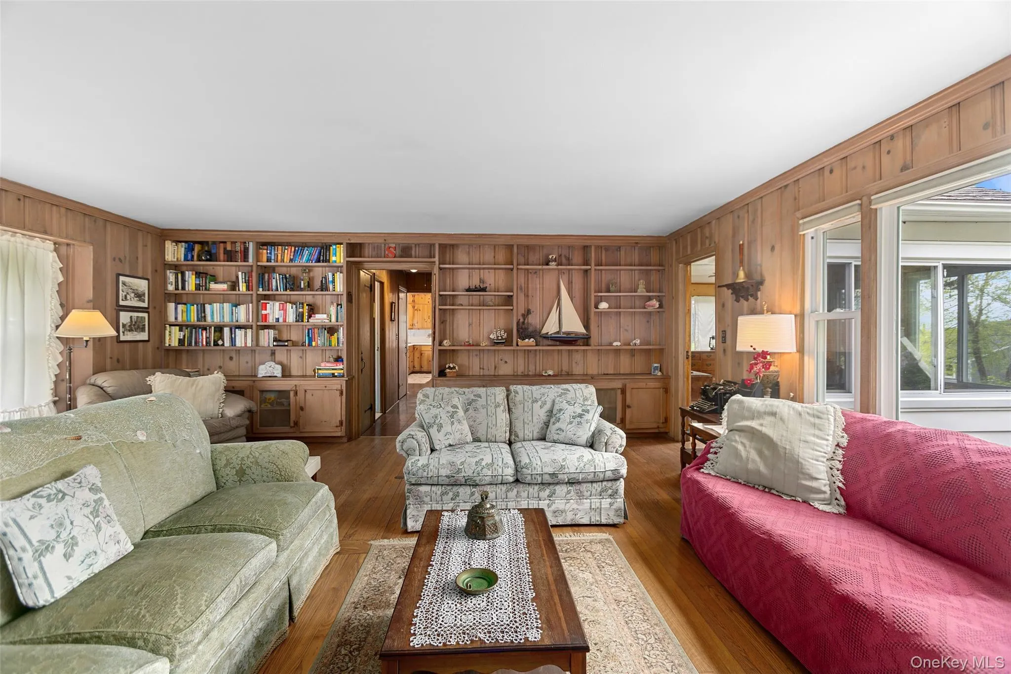 Country charming built-ins Country charming built-ins