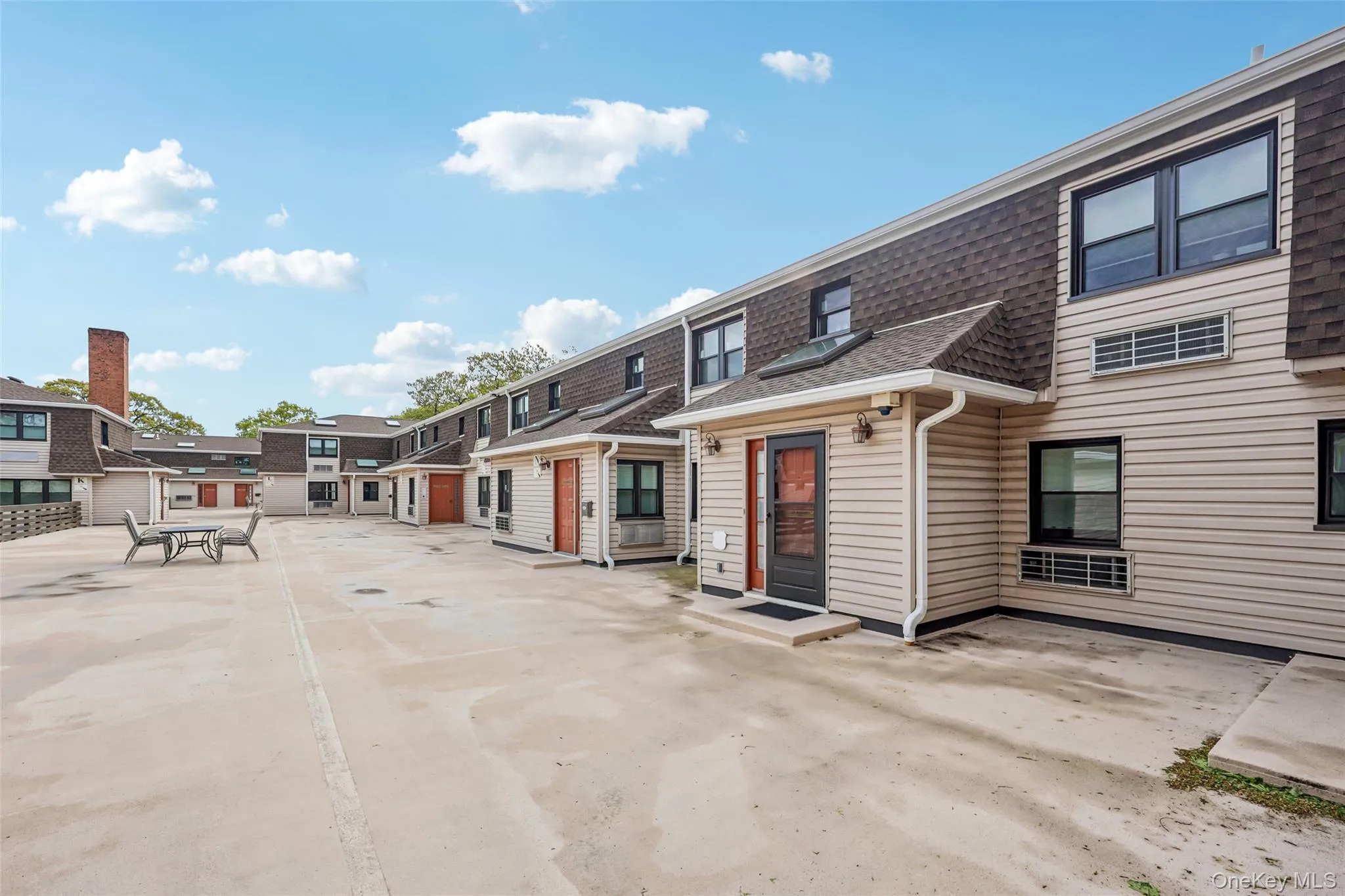 1331 Broadway, Hempstead, NY, 2 Bedrooms Bedrooms, 5 Rooms Rooms,2 BathroomsBathrooms,Residential Sale,For Rent,Broadway,0,997603 1331 Broadway, Hempstead, NY, 2 Bedrooms Bedrooms, 5 Rooms Rooms,2 BathroomsBathrooms,Residential Sale,For Rent,Broadway,0,997603