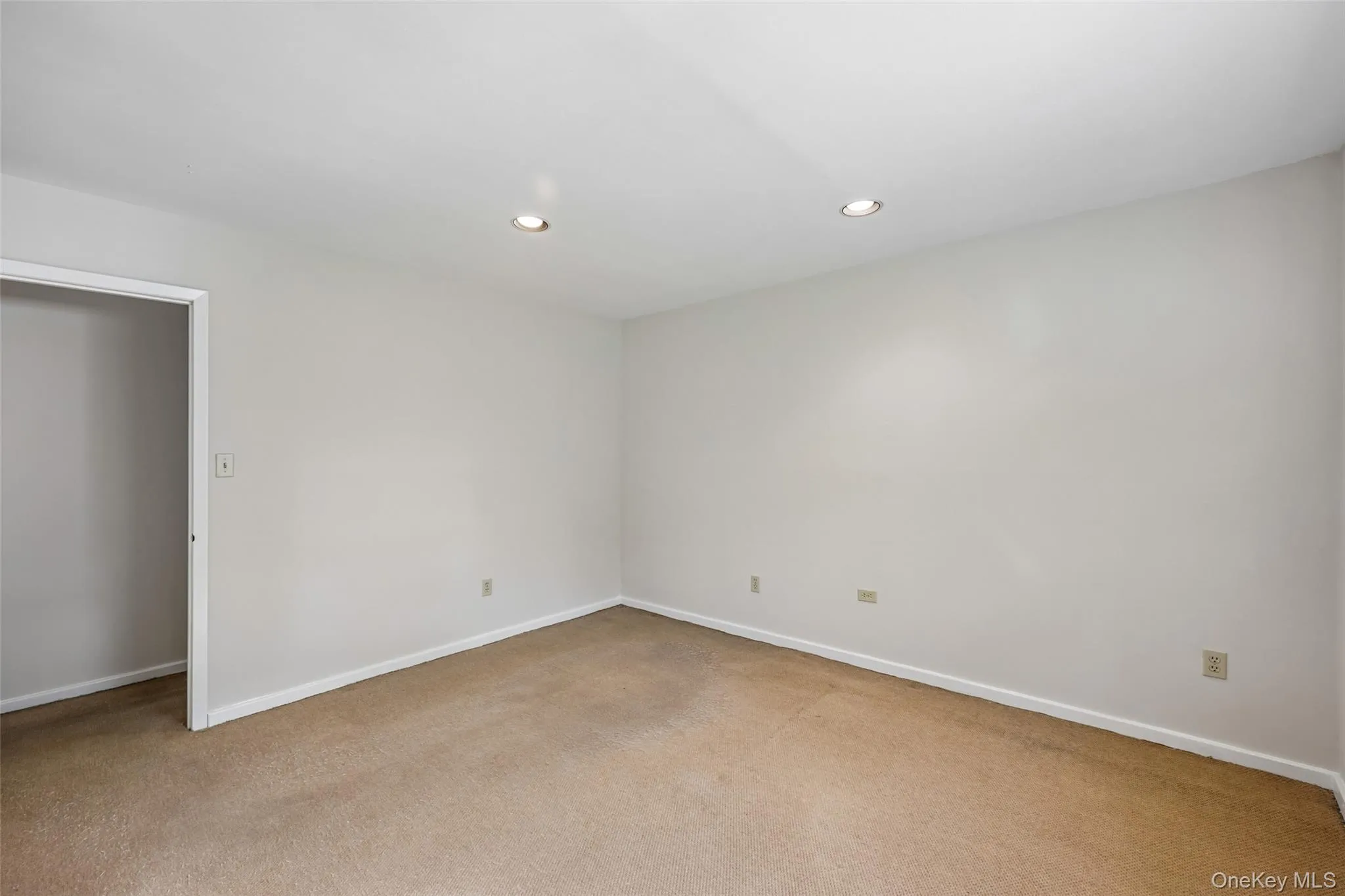 1331 Broadway, Hempstead, NY, 2 Bedrooms Bedrooms, 5 Rooms Rooms,2 BathroomsBathrooms,Residential Sale,For Rent,Broadway,0,997603 1331 Broadway, Hempstead, NY, 2 Bedrooms Bedrooms, 5 Rooms Rooms,2 BathroomsBathrooms,Residential Sale,For Rent,Broadway,0,997603
