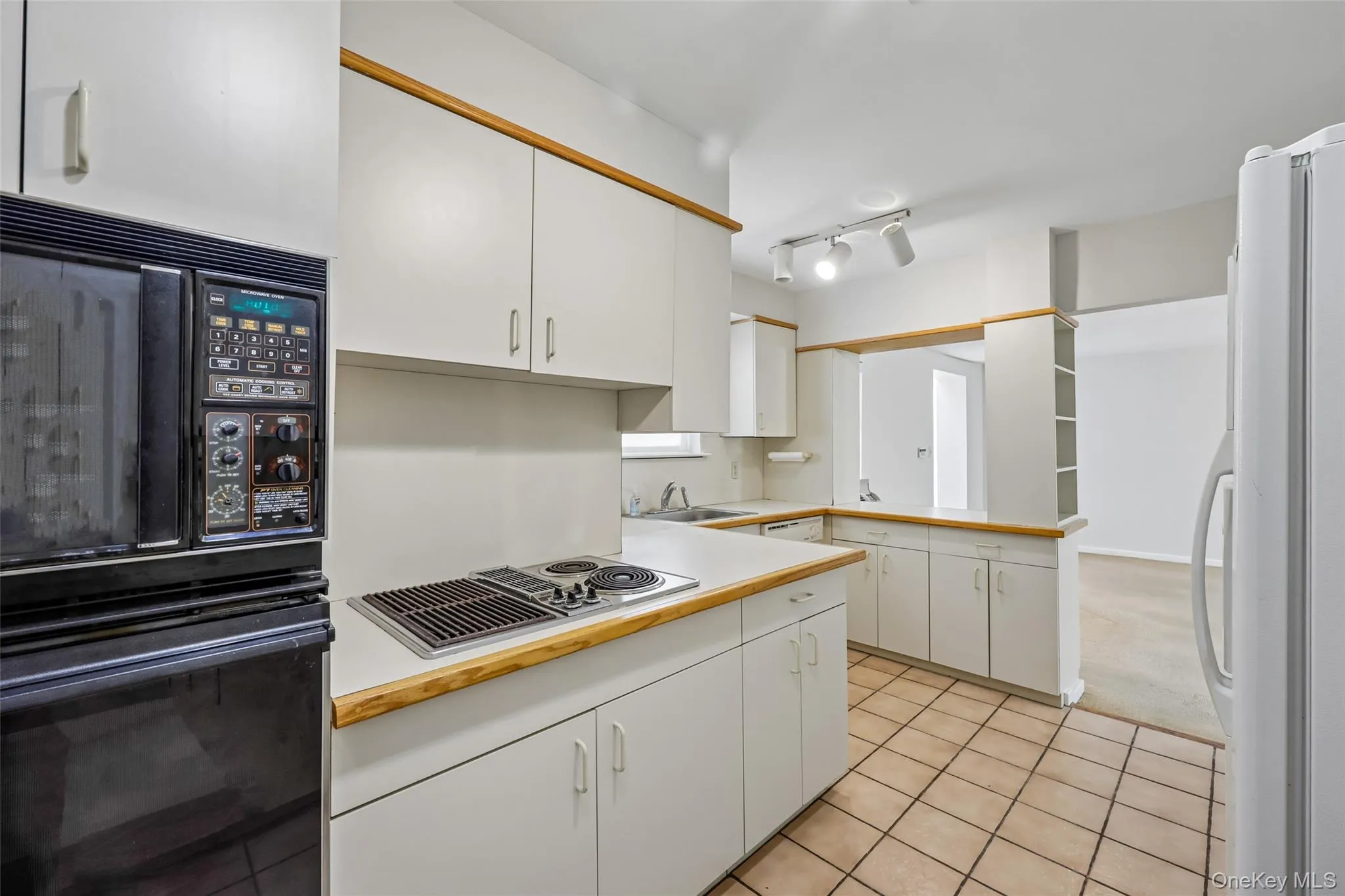 1331 Broadway, Hempstead, NY, 2 Bedrooms Bedrooms, 5 Rooms Rooms,2 BathroomsBathrooms,Residential Sale,For Rent,Broadway,0,997603 1331 Broadway, Hempstead, NY, 2 Bedrooms Bedrooms, 5 Rooms Rooms,2 BathroomsBathrooms,Residential Sale,For Rent,Broadway,0,997603