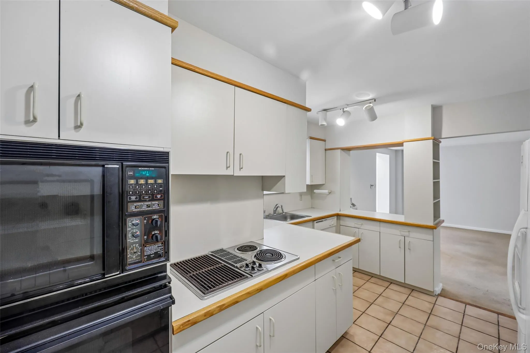 1331 Broadway, Hempstead, NY, 2 Bedrooms Bedrooms, 5 Rooms Rooms,2 BathroomsBathrooms,Residential Sale,For Rent,Broadway,0,997603 1331 Broadway, Hempstead, NY, 2 Bedrooms Bedrooms, 5 Rooms Rooms,2 BathroomsBathrooms,Residential Sale,For Rent,Broadway,0,997603
