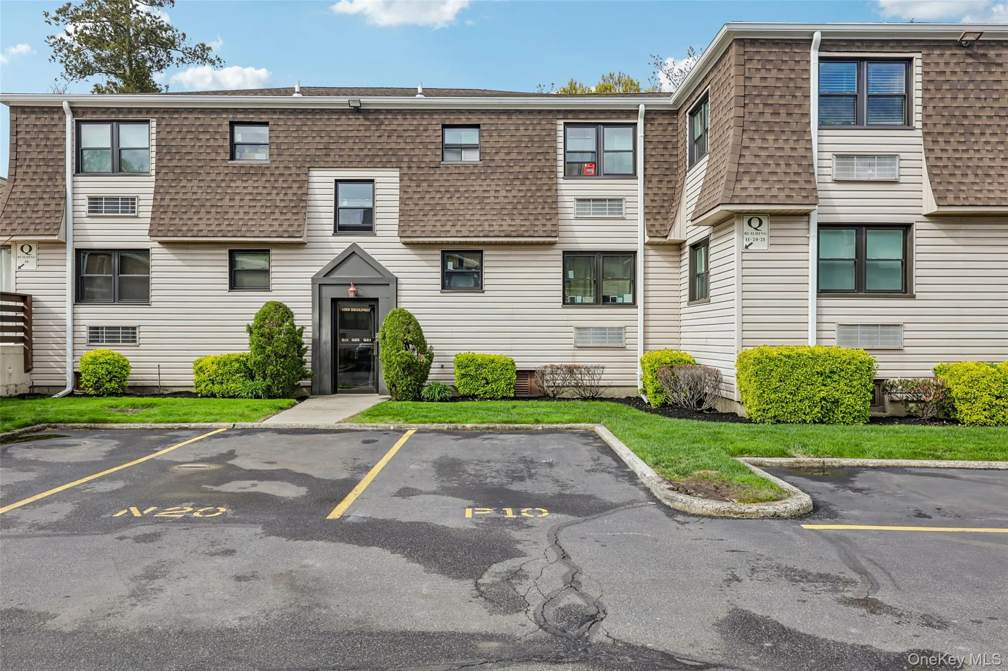 1331 Broadway, Hempstead, NY, 2 Bedrooms Bedrooms, 5 Rooms Rooms,2 BathroomsBathrooms,Residential Sale,For Rent,Broadway,0,997603 1331 Broadway, Hempstead, NY, 2 Bedrooms Bedrooms, 5 Rooms Rooms,2 BathroomsBathrooms,Residential Sale,For Rent,Broadway,0,997603