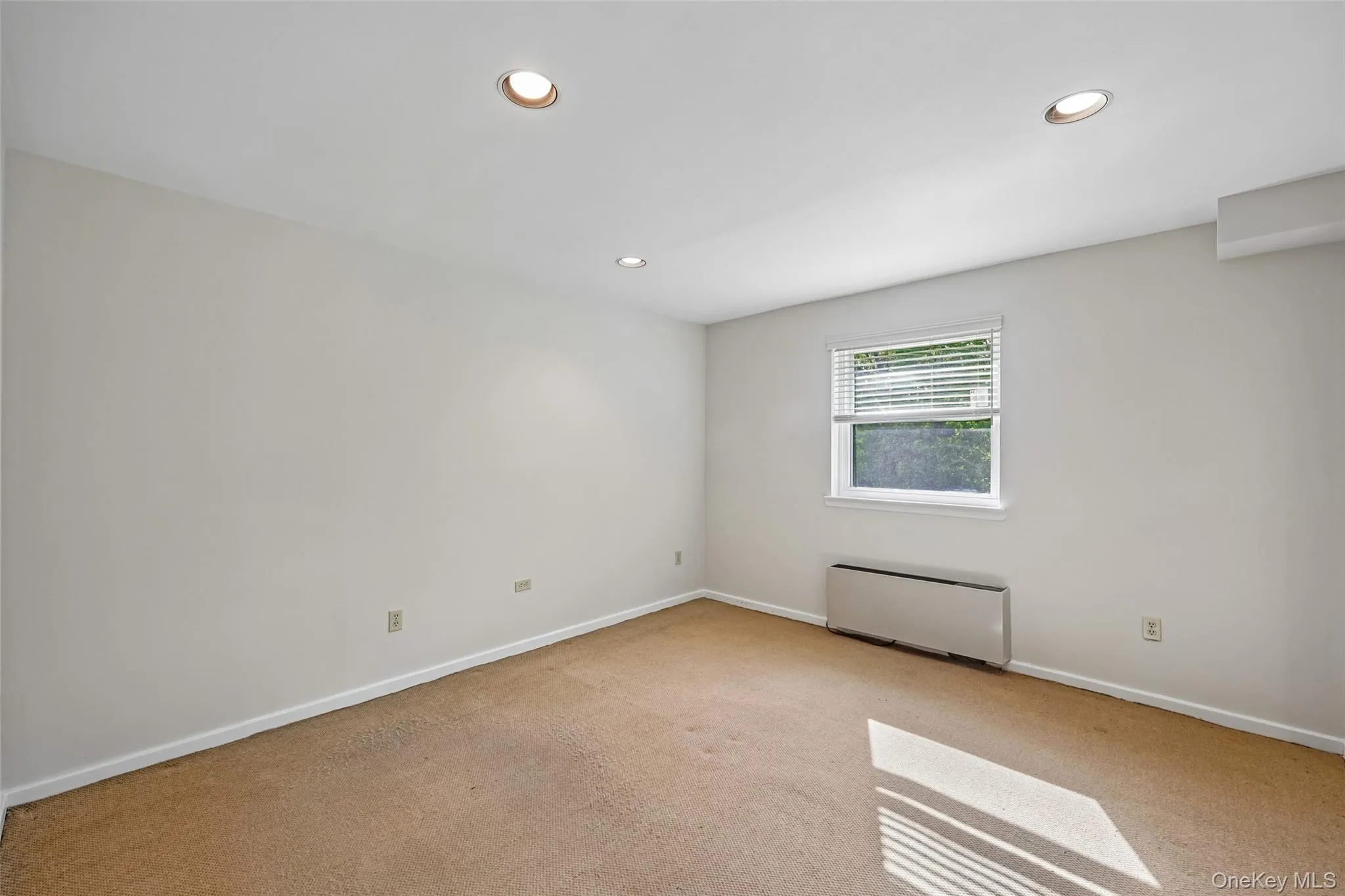 1331 Broadway, Hempstead, NY, 2 Bedrooms Bedrooms, 5 Rooms Rooms,2 BathroomsBathrooms,Residential Sale,For Rent,Broadway,0,997603 1331 Broadway, Hempstead, NY, 2 Bedrooms Bedrooms, 5 Rooms Rooms,2 BathroomsBathrooms,Residential Sale,For Rent,Broadway,0,997603