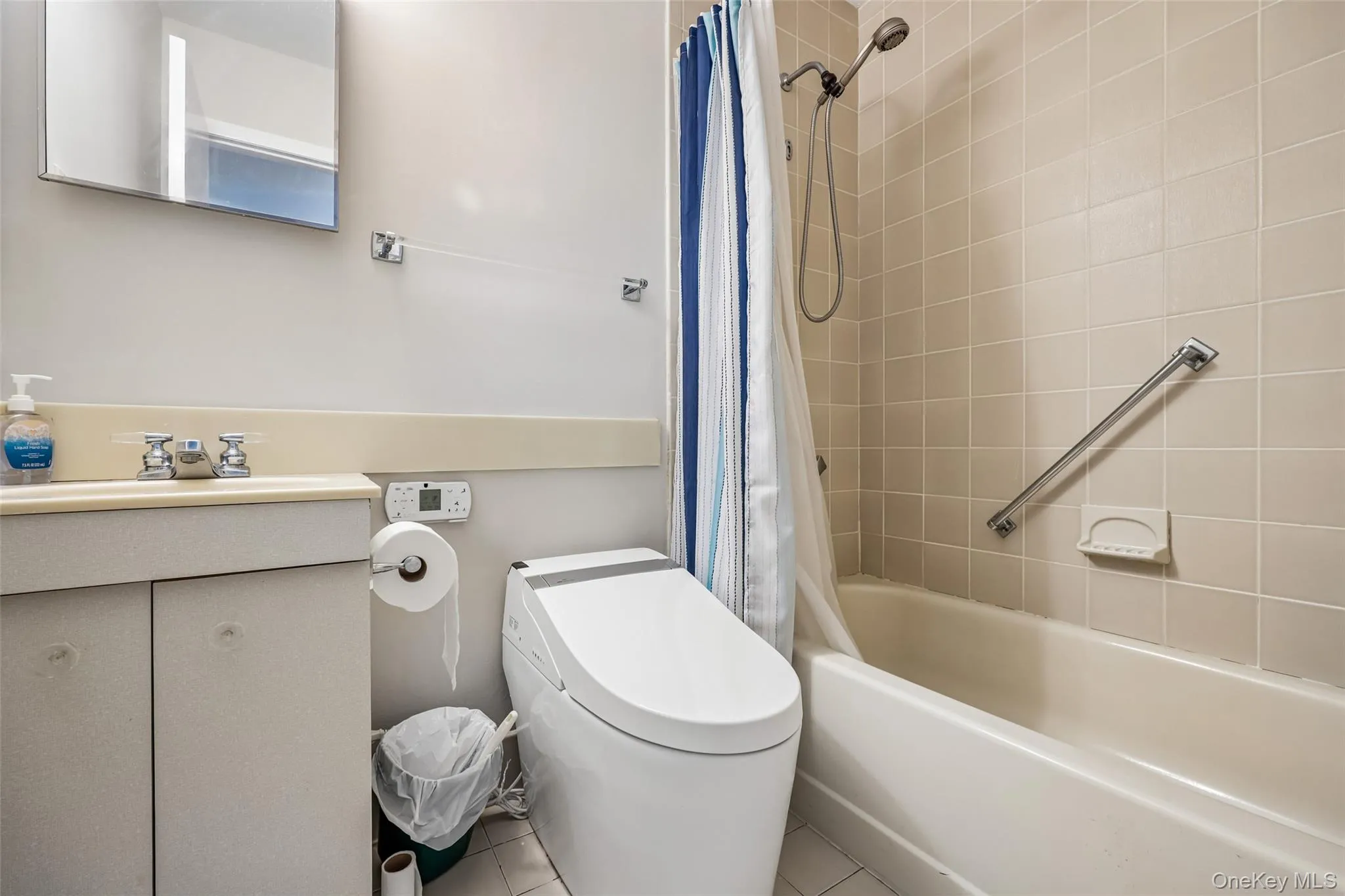 1331 Broadway, Hempstead, NY, 2 Bedrooms Bedrooms, 5 Rooms Rooms,2 BathroomsBathrooms,Residential Sale,For Rent,Broadway,0,997603 1331 Broadway, Hempstead, NY, 2 Bedrooms Bedrooms, 5 Rooms Rooms,2 BathroomsBathrooms,Residential Sale,For Rent,Broadway,0,997603