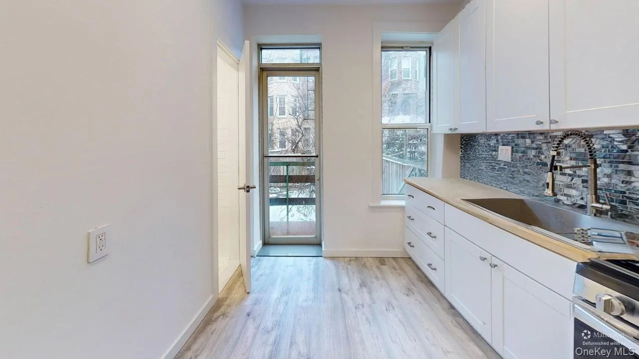 1679 Gates Avenue, New York, NY, 2 Bedrooms Bedrooms, 3 Rooms Rooms,1 BathroomBathrooms,Residential Lease,For Rent,Gates,0,997611 1679 Gates Avenue, New York, NY, 2 Bedrooms Bedrooms, 3 Rooms Rooms,1 BathroomBathrooms,Residential Lease,For Rent,Gates,0,997611