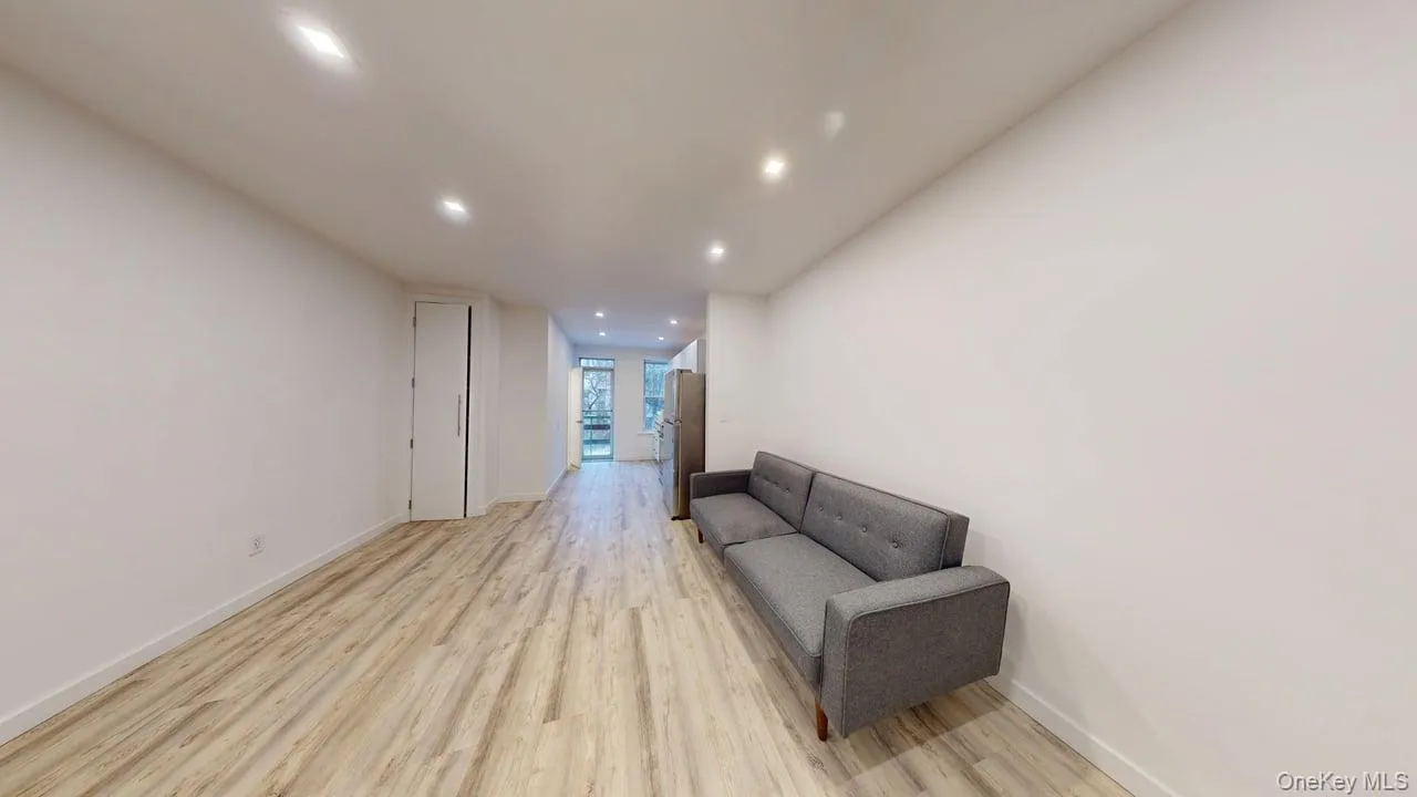 1679 Gates Avenue, New York, NY, 2 Bedrooms Bedrooms, 3 Rooms Rooms,1 BathroomBathrooms,Residential Lease,For Rent,Gates,0,997611 1679 Gates Avenue, New York, NY, 2 Bedrooms Bedrooms, 3 Rooms Rooms,1 BathroomBathrooms,Residential Lease,For Rent,Gates,0,997611