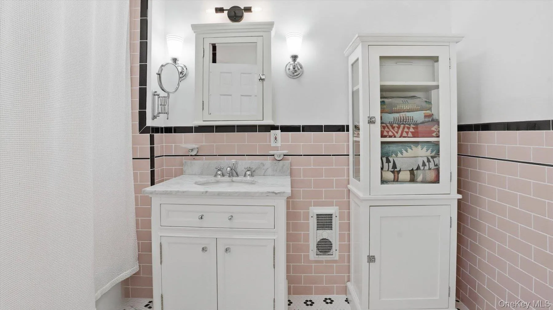 Primary En Suite Primary En Suite