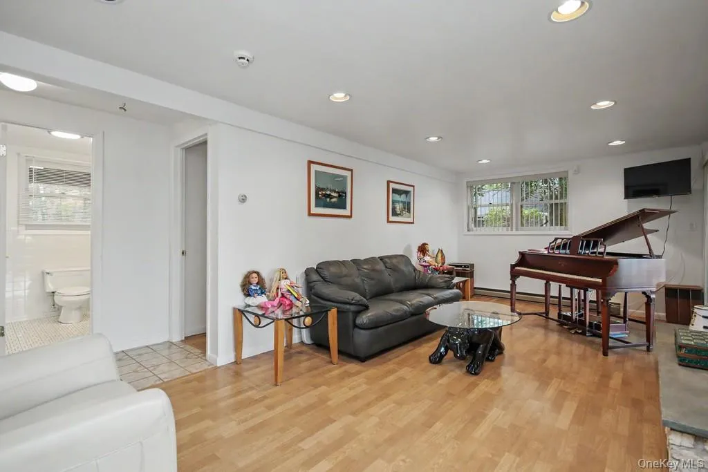 116 Lake Shore Drive, Thompson, NY, 4 Bedrooms Bedrooms, 8 Rooms Rooms,3 BathroomsBathrooms,Residential,For Rent,Lake Shore,0,997626 116 Lake Shore Drive, Thompson, NY, 4 Bedrooms Bedrooms, 8 Rooms Rooms,3 BathroomsBathrooms,Residential,For Rent,Lake Shore,0,997626