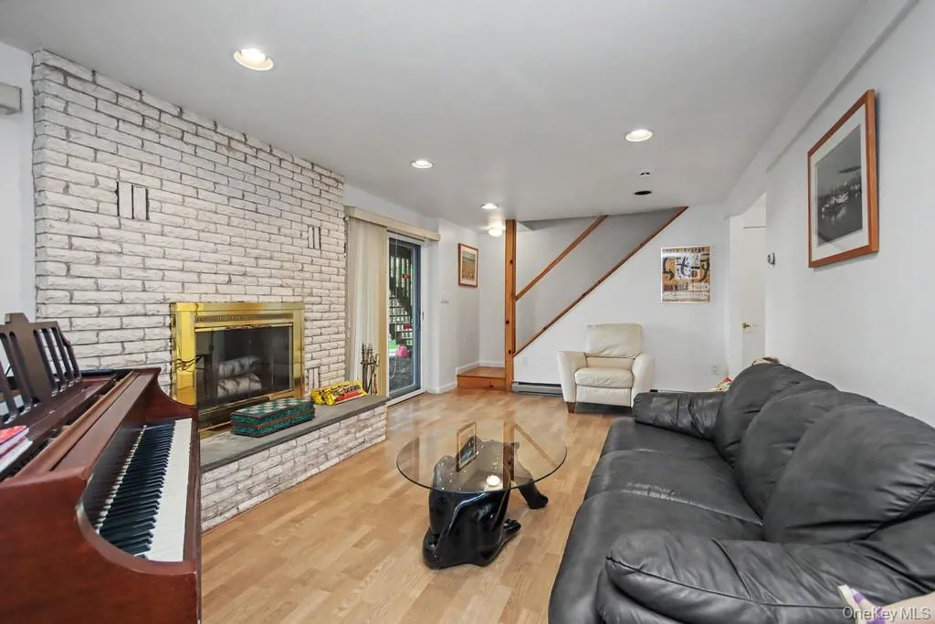 116 Lake Shore Drive, Thompson, NY, 4 Bedrooms Bedrooms, 8 Rooms Rooms,3 BathroomsBathrooms,Residential,For Rent,Lake Shore,0,997626 116 Lake Shore Drive, Thompson, NY, 4 Bedrooms Bedrooms, 8 Rooms Rooms,3 BathroomsBathrooms,Residential,For Rent,Lake Shore,0,997626