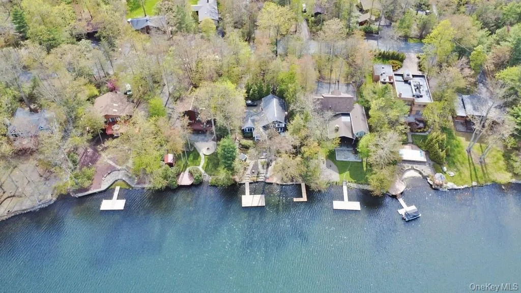 116 Lake Shore Drive, Thompson, NY, 4 Bedrooms Bedrooms, 8 Rooms Rooms,3 BathroomsBathrooms,Residential,For Rent,Lake Shore,0,997626 116 Lake Shore Drive, Thompson, NY, 4 Bedrooms Bedrooms, 8 Rooms Rooms,3 BathroomsBathrooms,Residential,For Rent,Lake Shore,0,997626