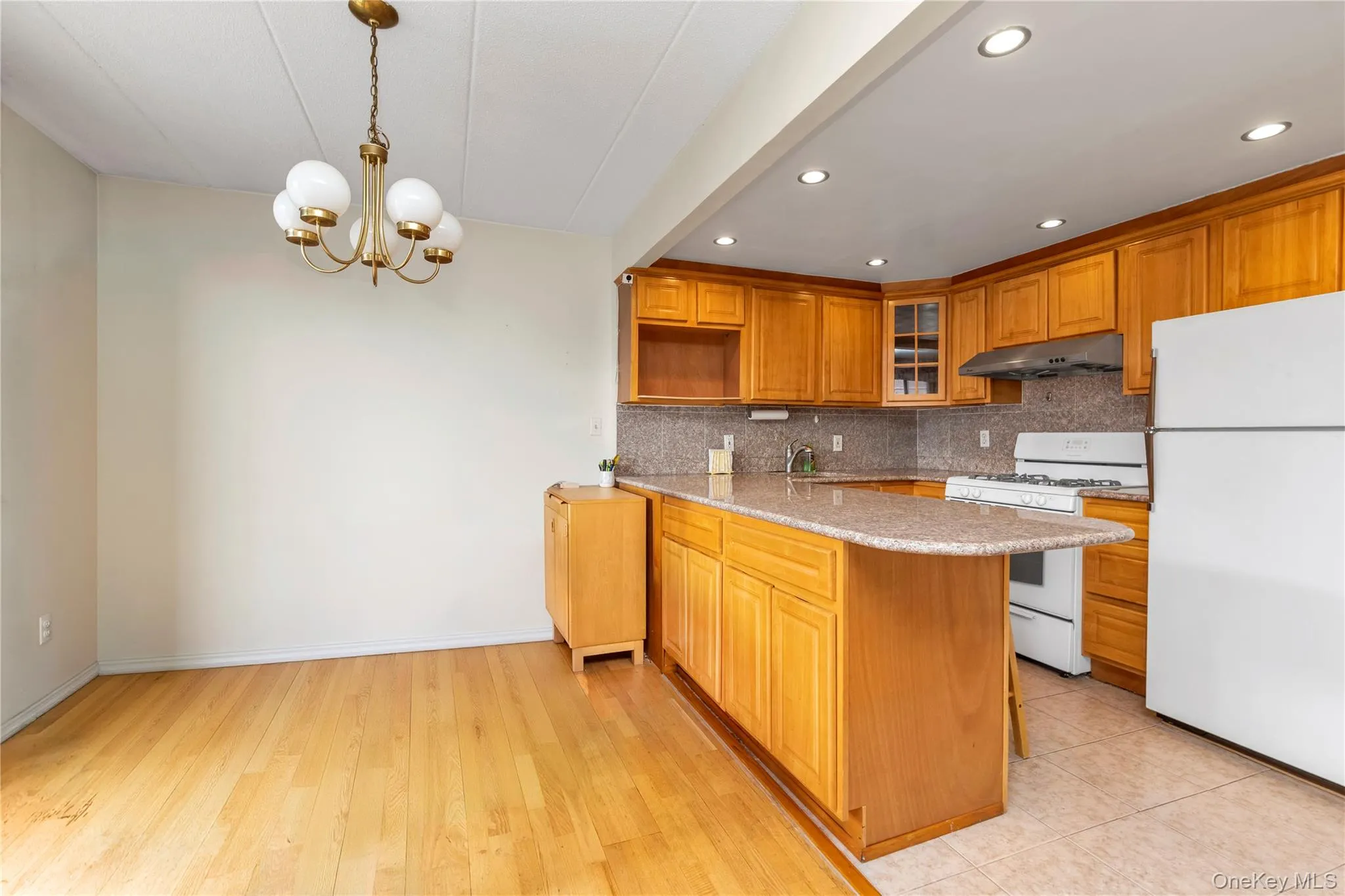 136-17 Maple Avenue, New York, NY, 2 Bedrooms Bedrooms, 5 Rooms Rooms,2 BathroomsBathrooms,Residential Sale,For Rent,Maple,0,997627 136-17 Maple Avenue, New York, NY, 2 Bedrooms Bedrooms, 5 Rooms Rooms,2 BathroomsBathrooms,Residential Sale,For Rent,Maple,0,997627
